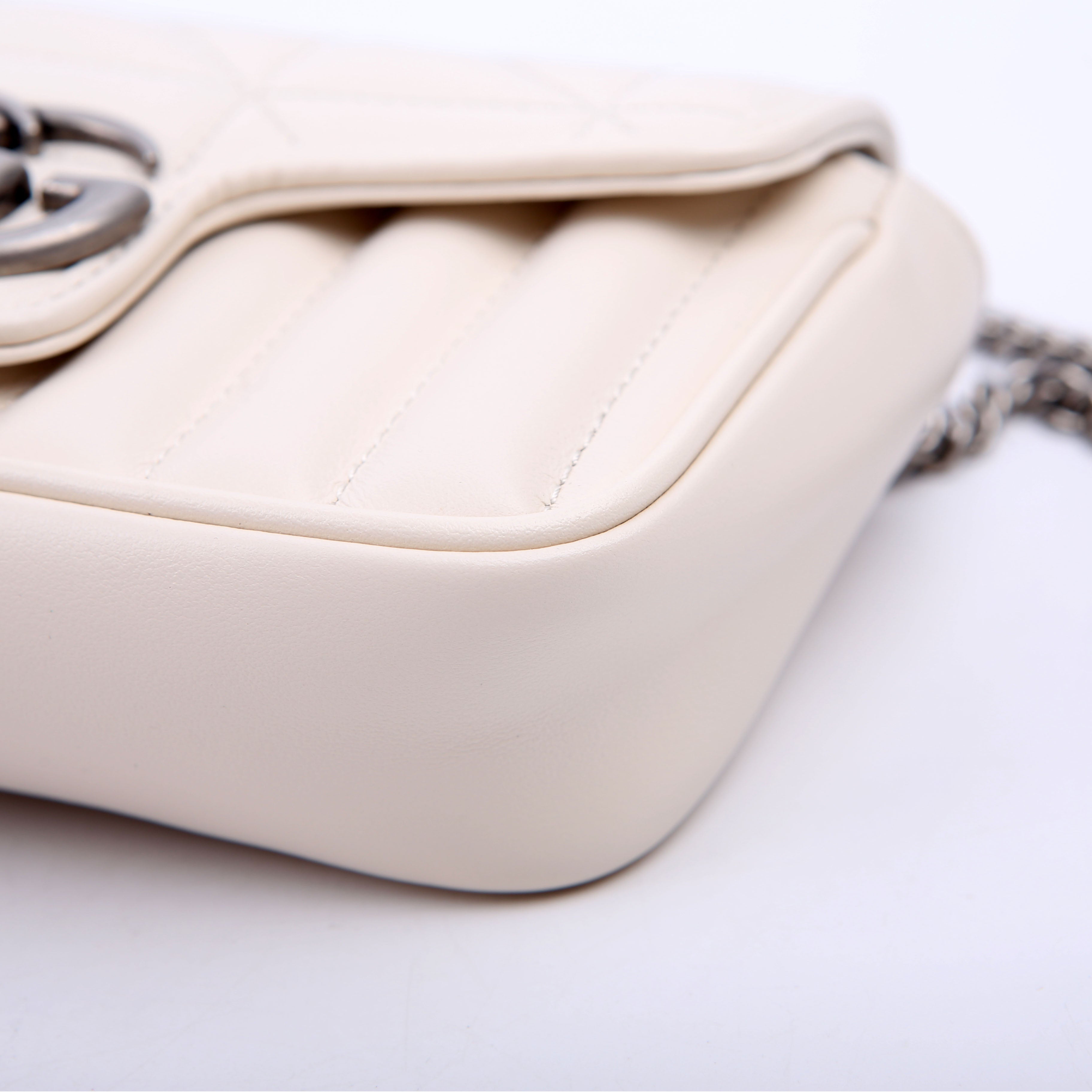 476433 Marmont Aria Super Mini Flap White