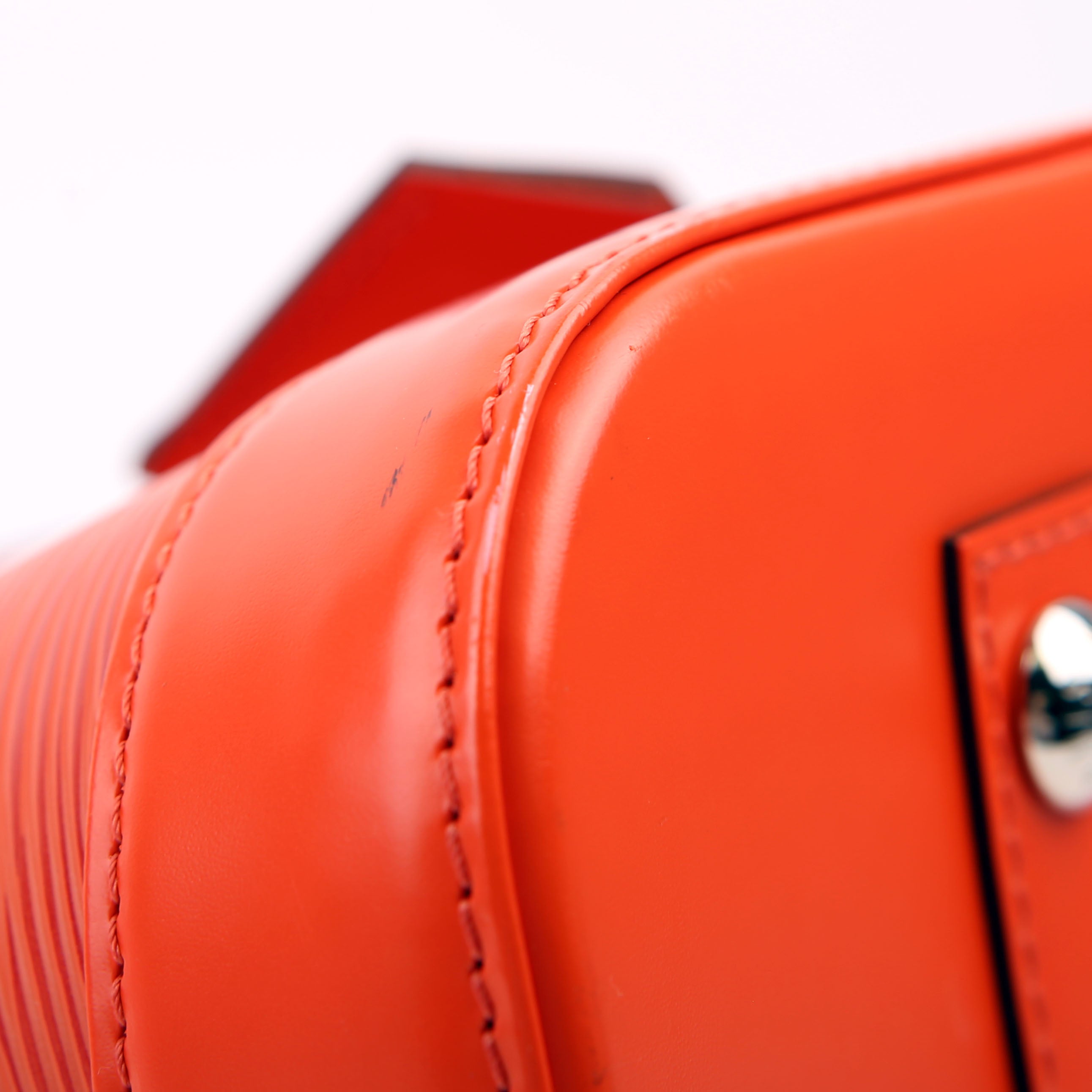 Alma MM NM Epi Orange