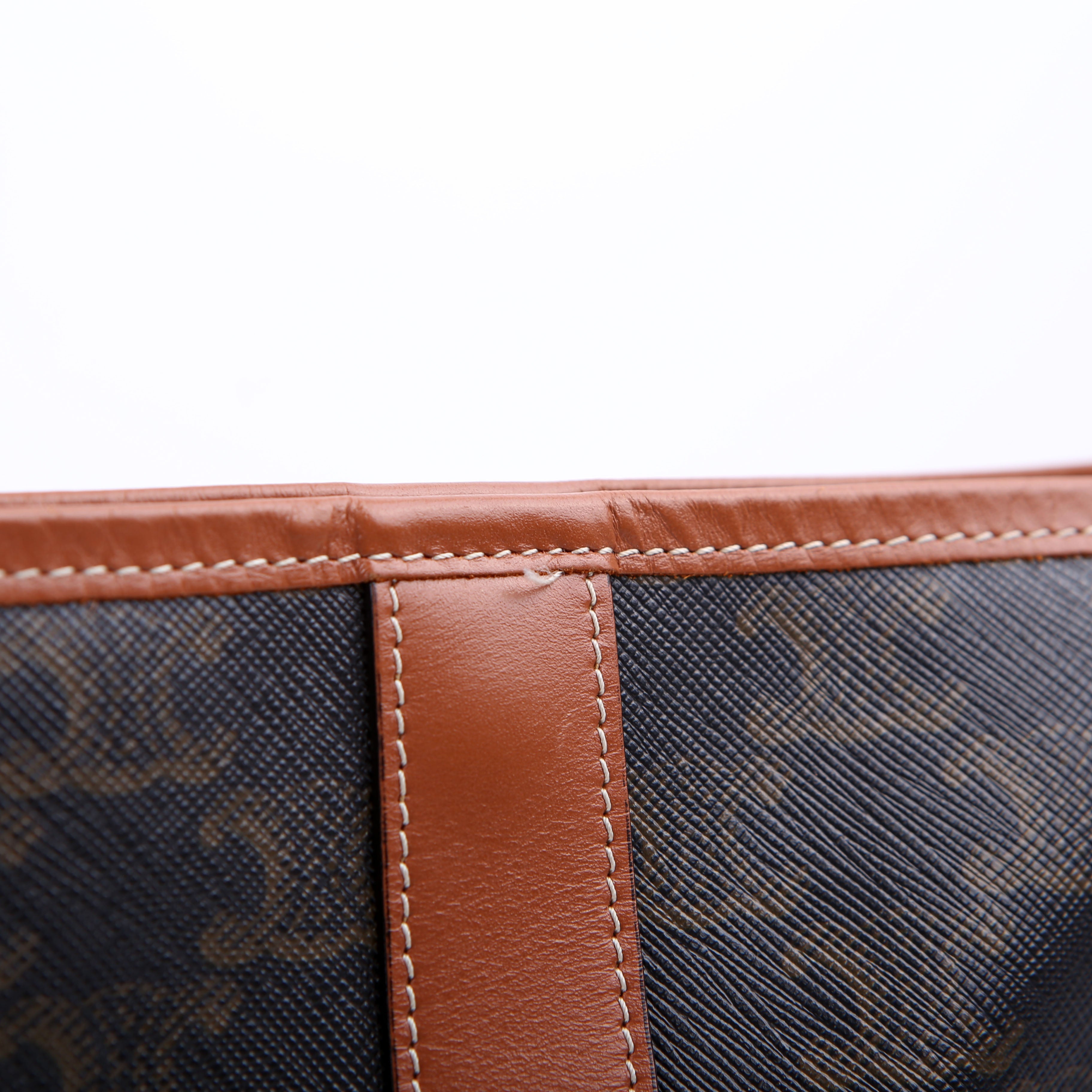 Triomphe Small Bucket Bag Brown