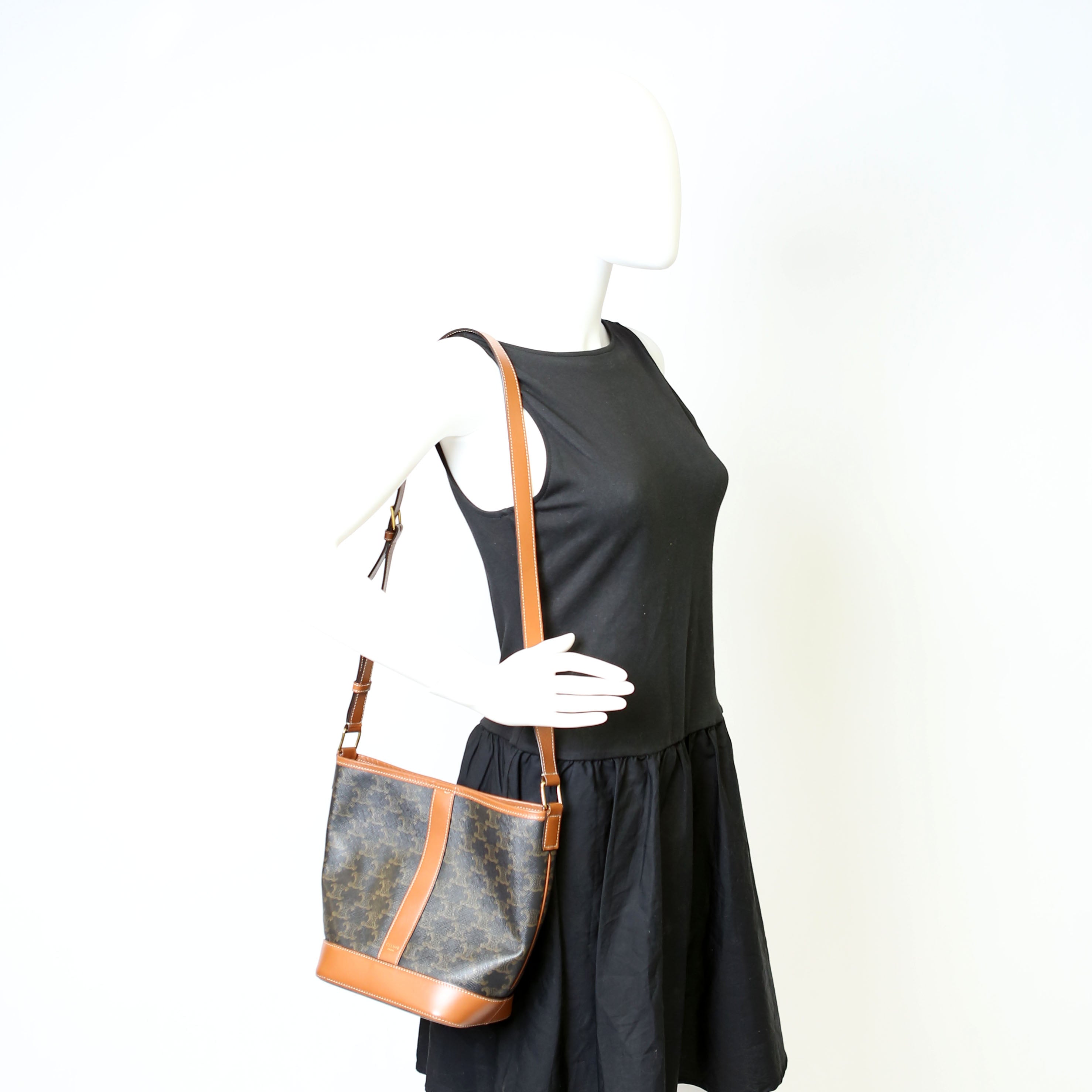 Triomphe Small Bucket Bag Brown