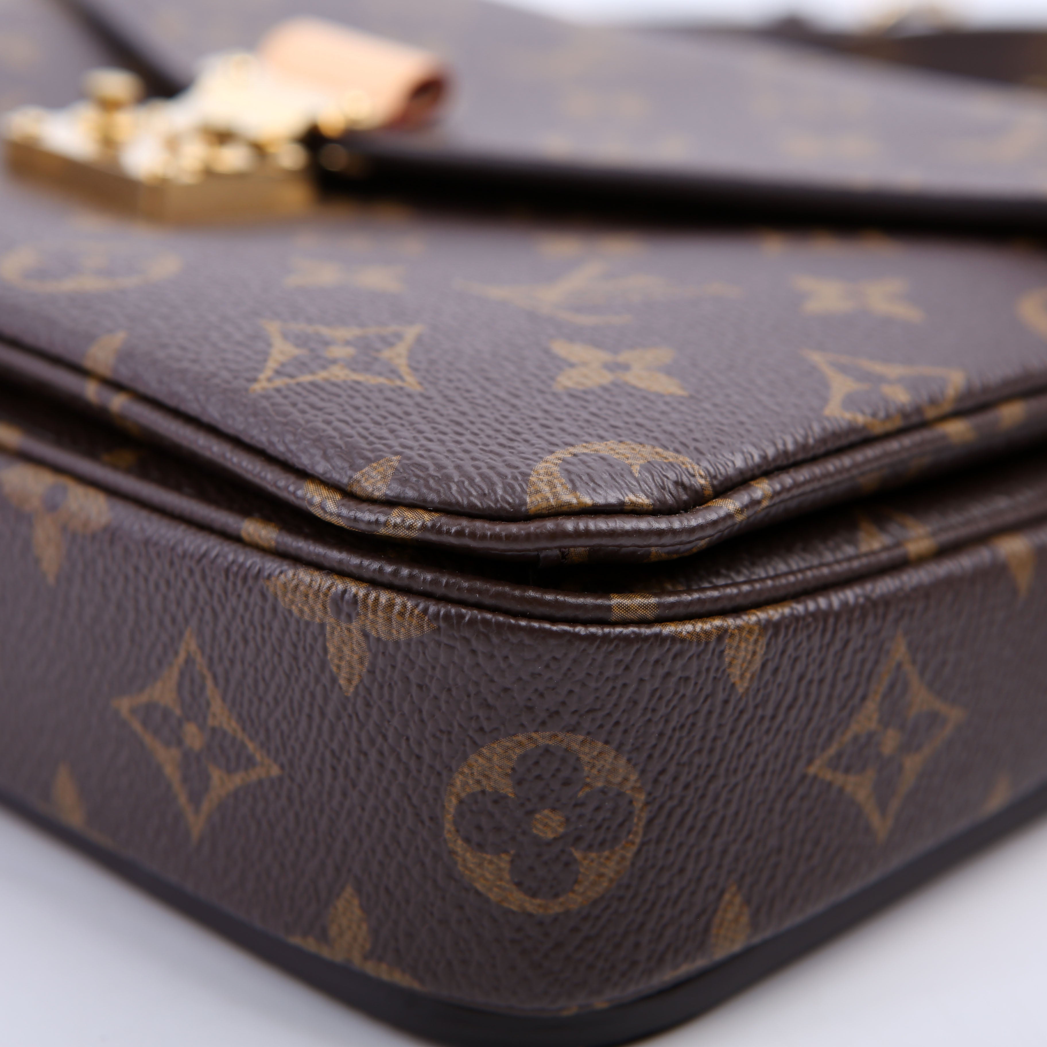 Pochette Metis Monogram
