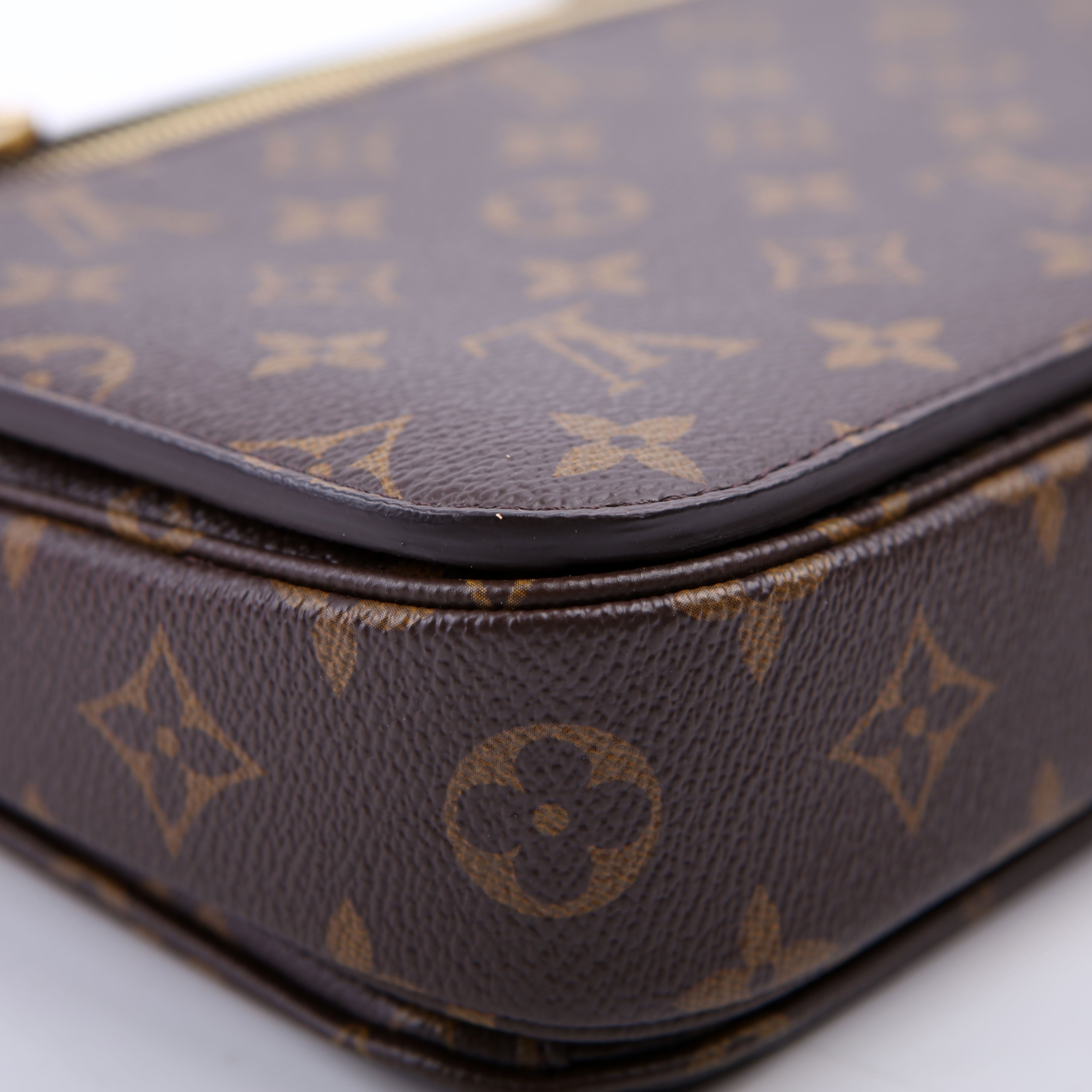 Pochette Metis Monogram