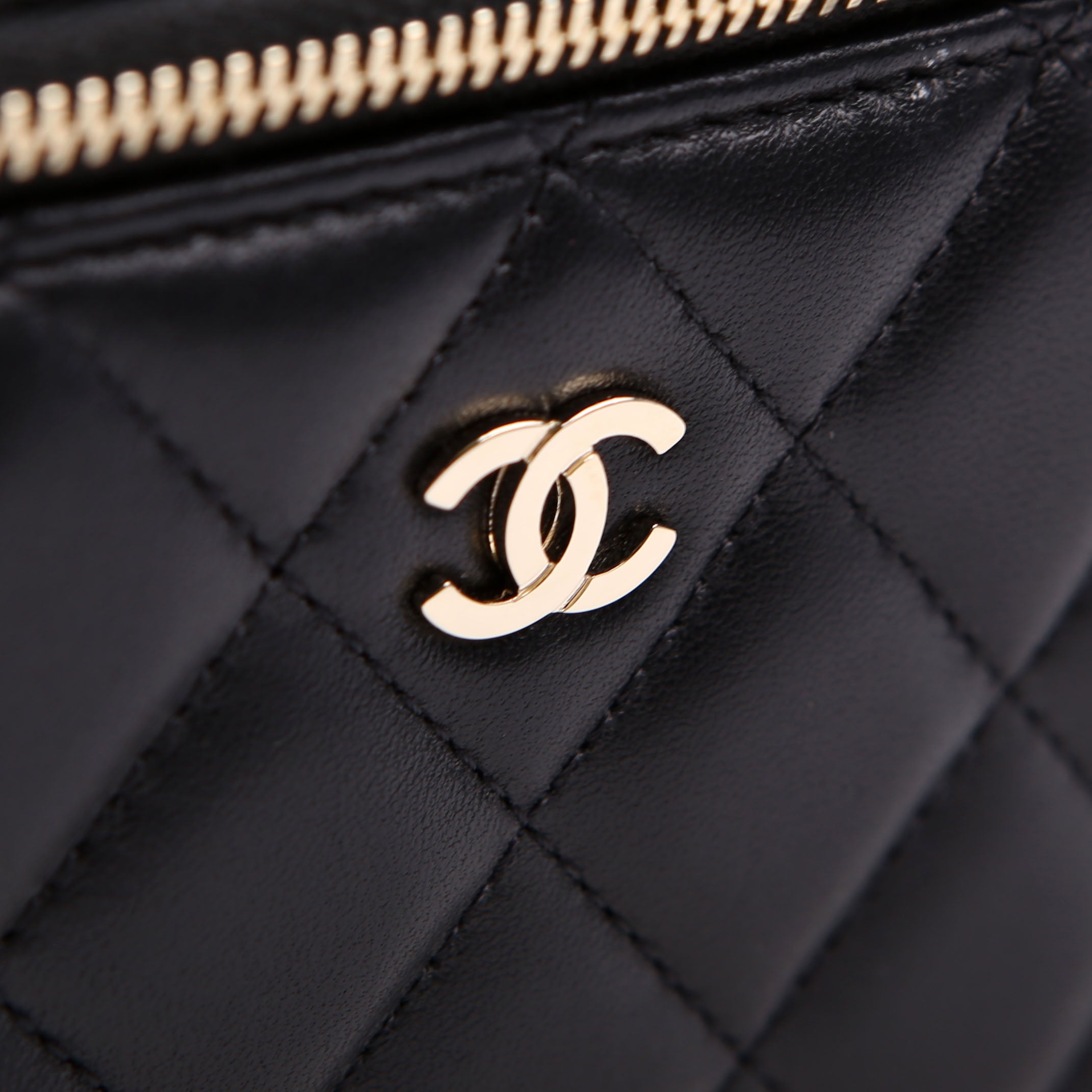 Vanity Case Small with Chain Lambskin 30M Black