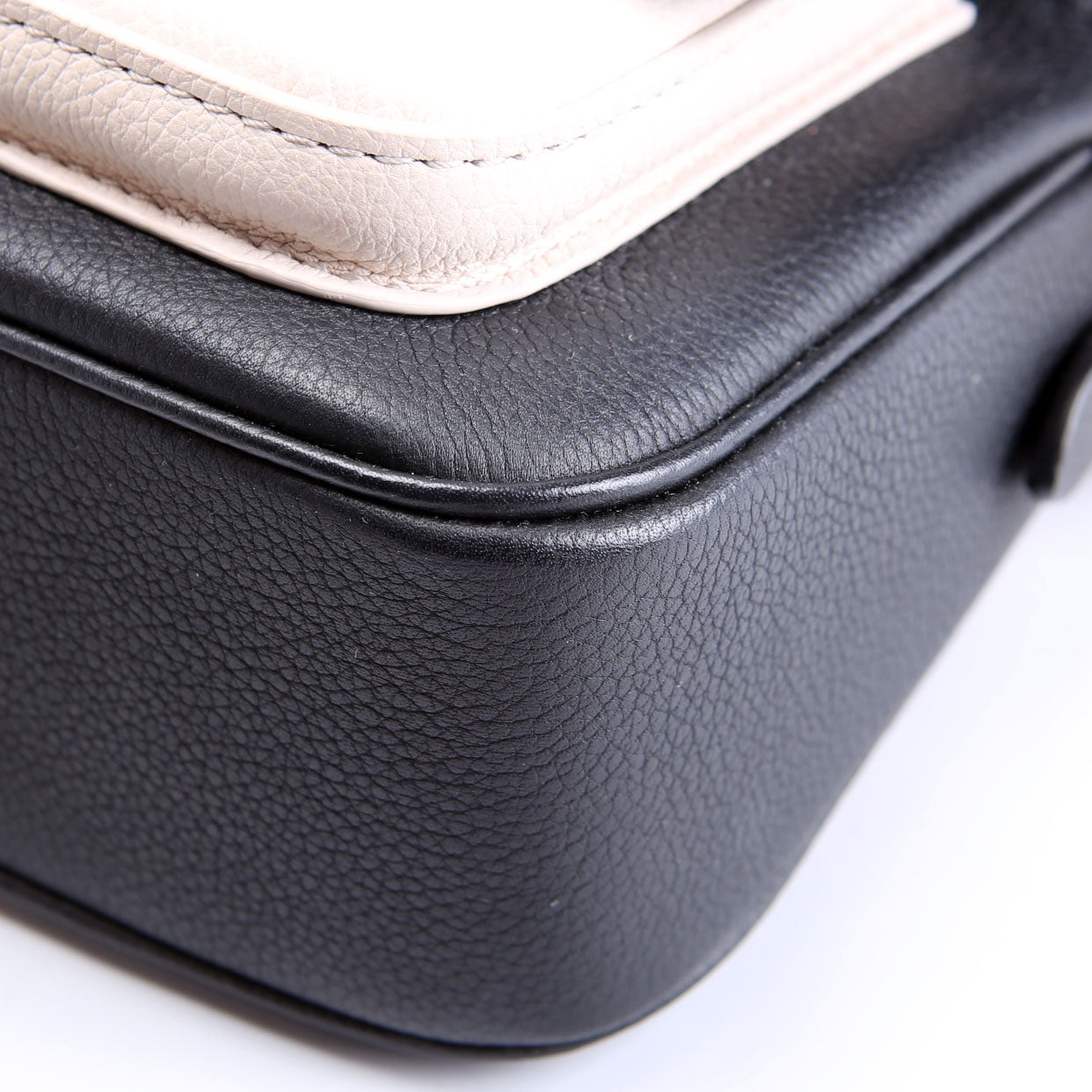 LockMe Tender Supple Calfskin