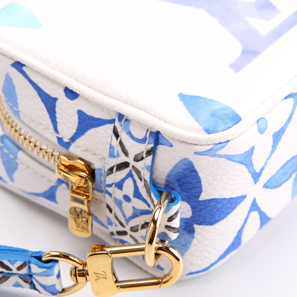 Wapity Case By The Pool 2.0 Giant Monogram