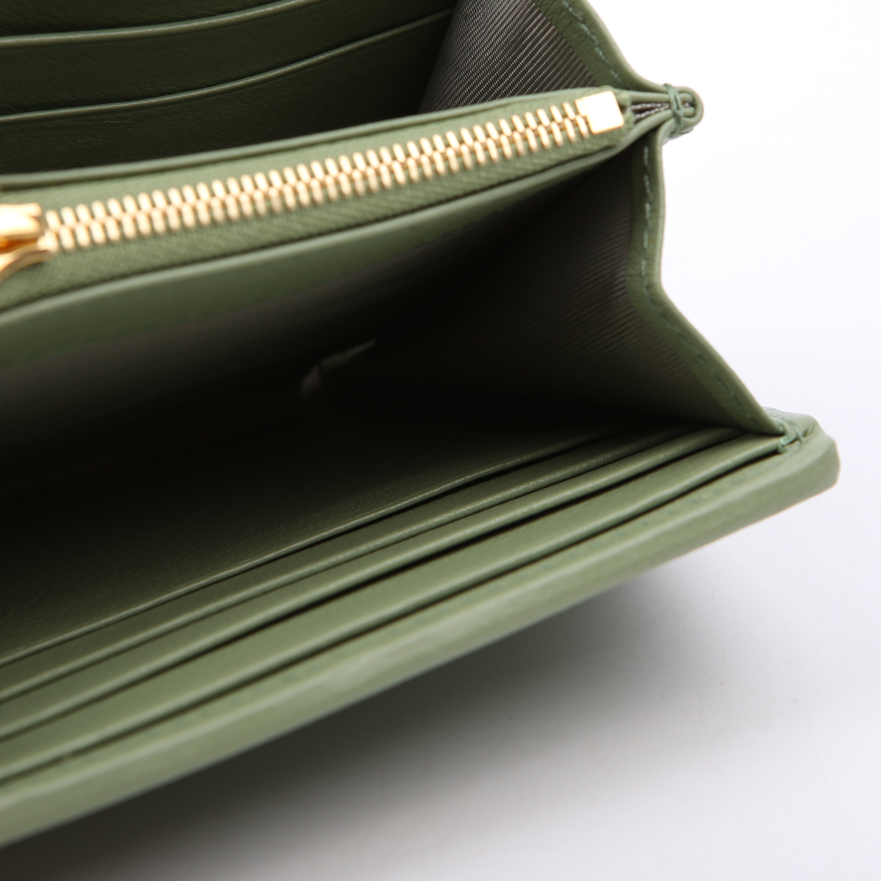725219 Blondie Leather Chain Wallet Green