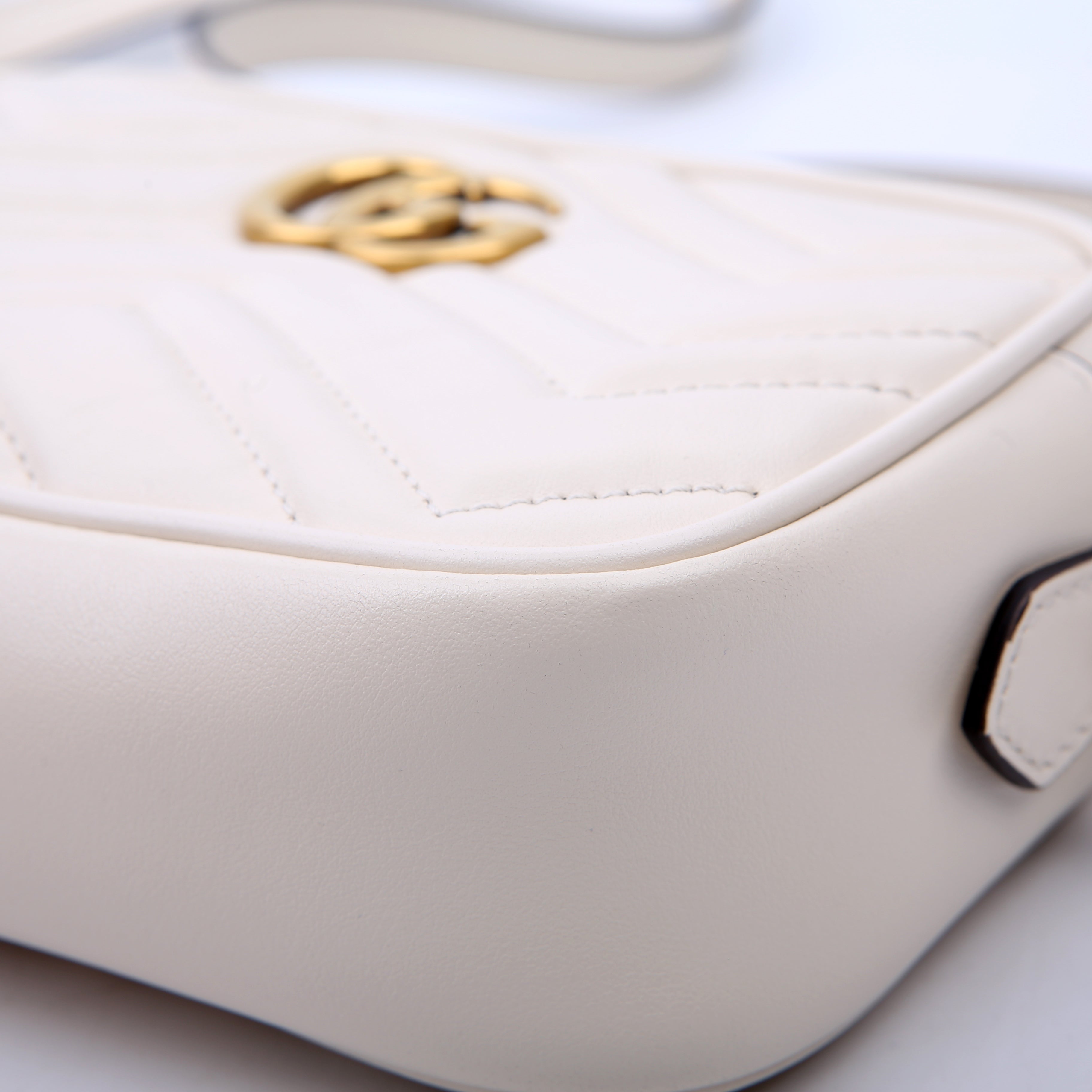 448065 Marmont Mini Camera Bag White