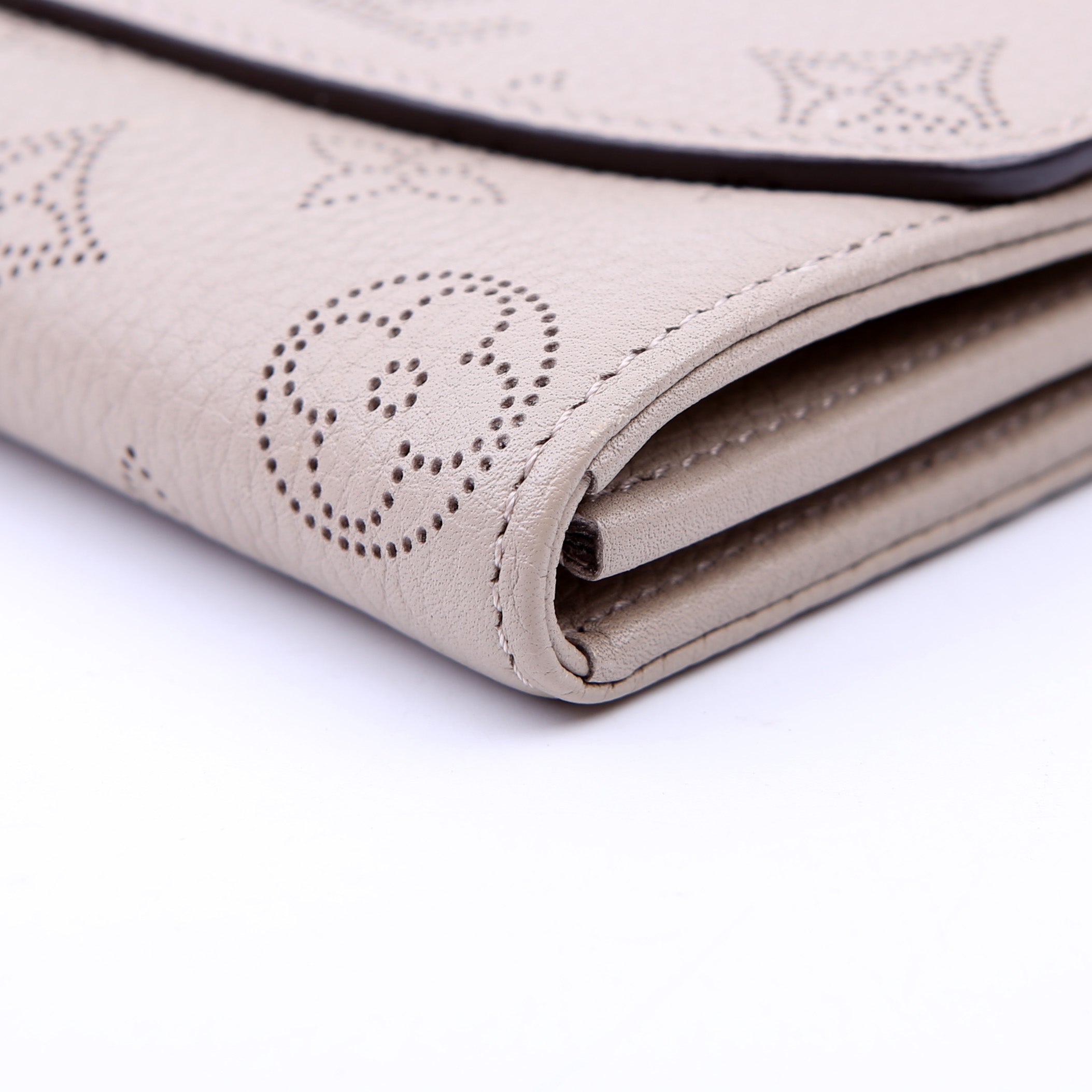 Iris Wallet Mahina Taupe