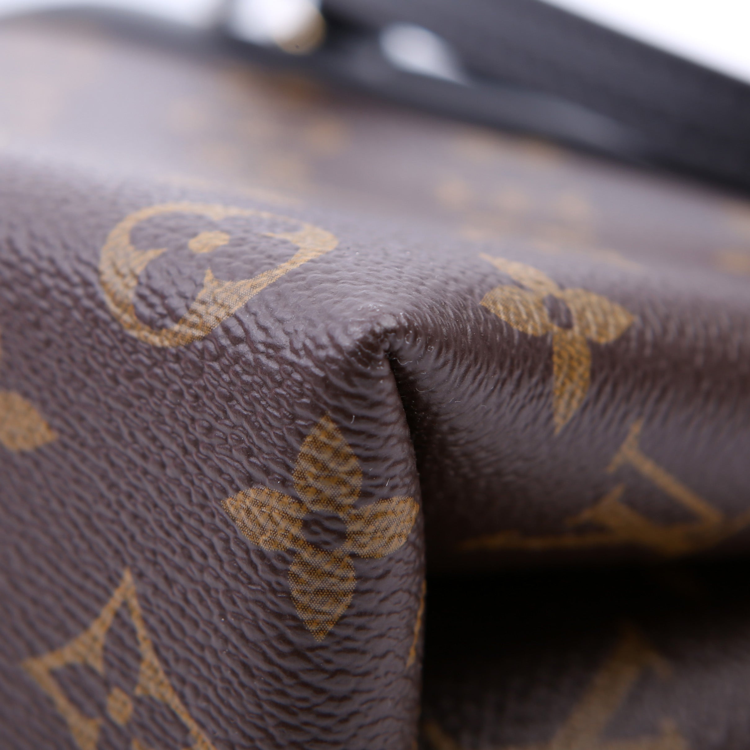 Locky BB Monogram Black