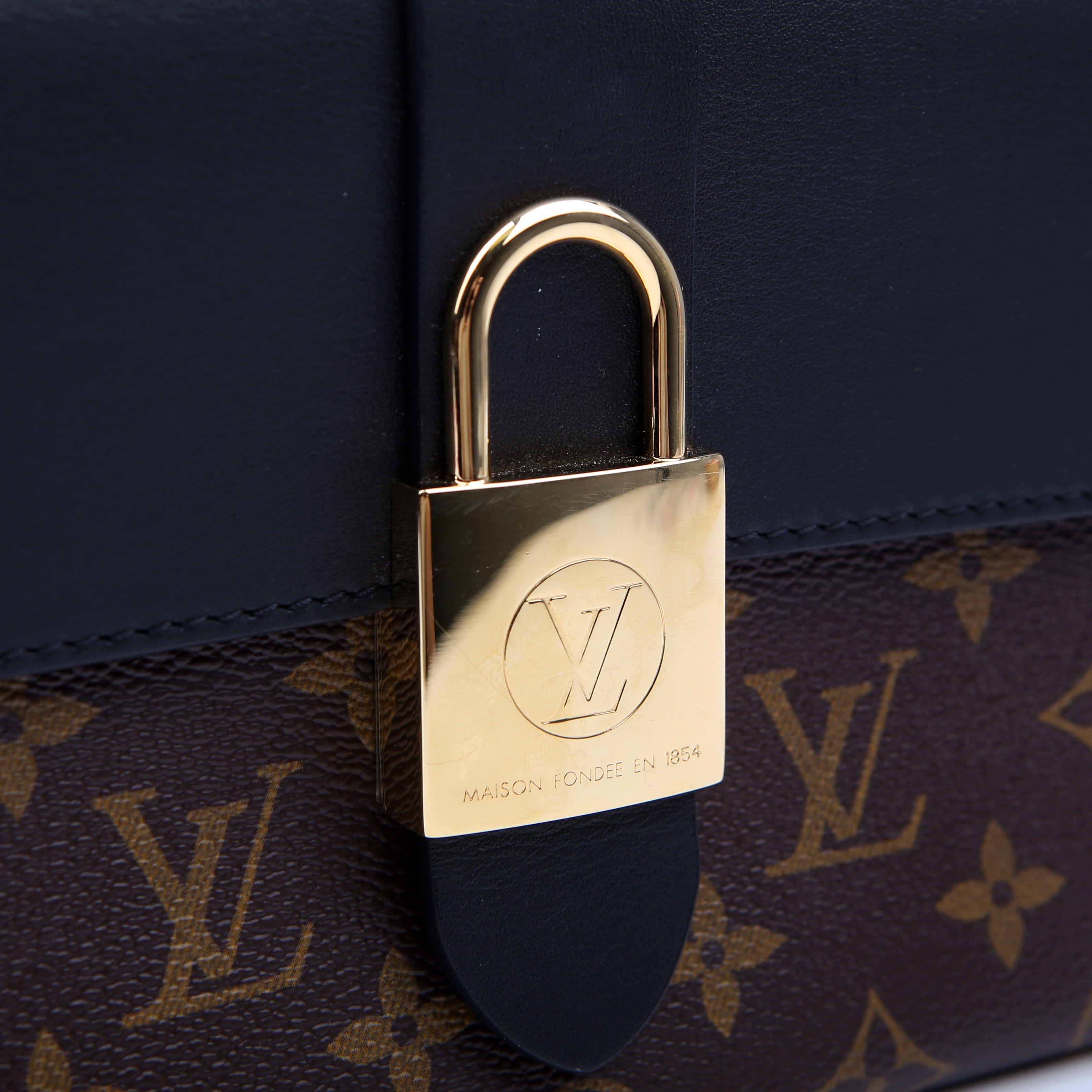 Locky BB Monogram Black