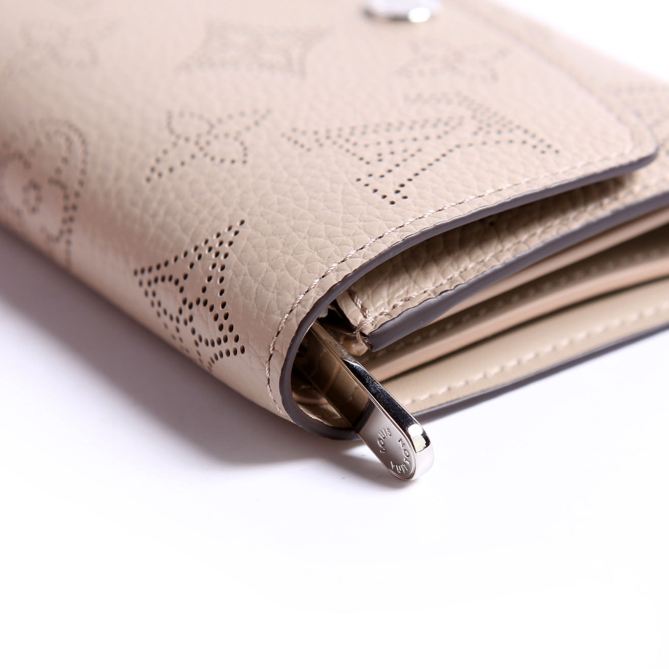Victorine Wallet Mahina Turtledove