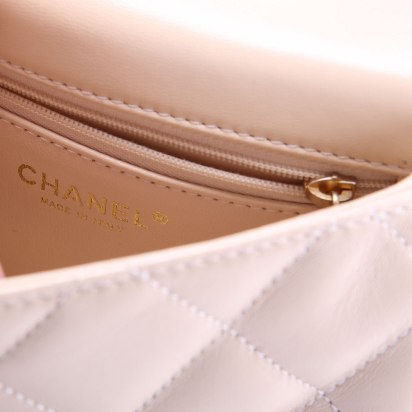 Classic Flap Mini Sweetheart Chain Caviar RFID Beige