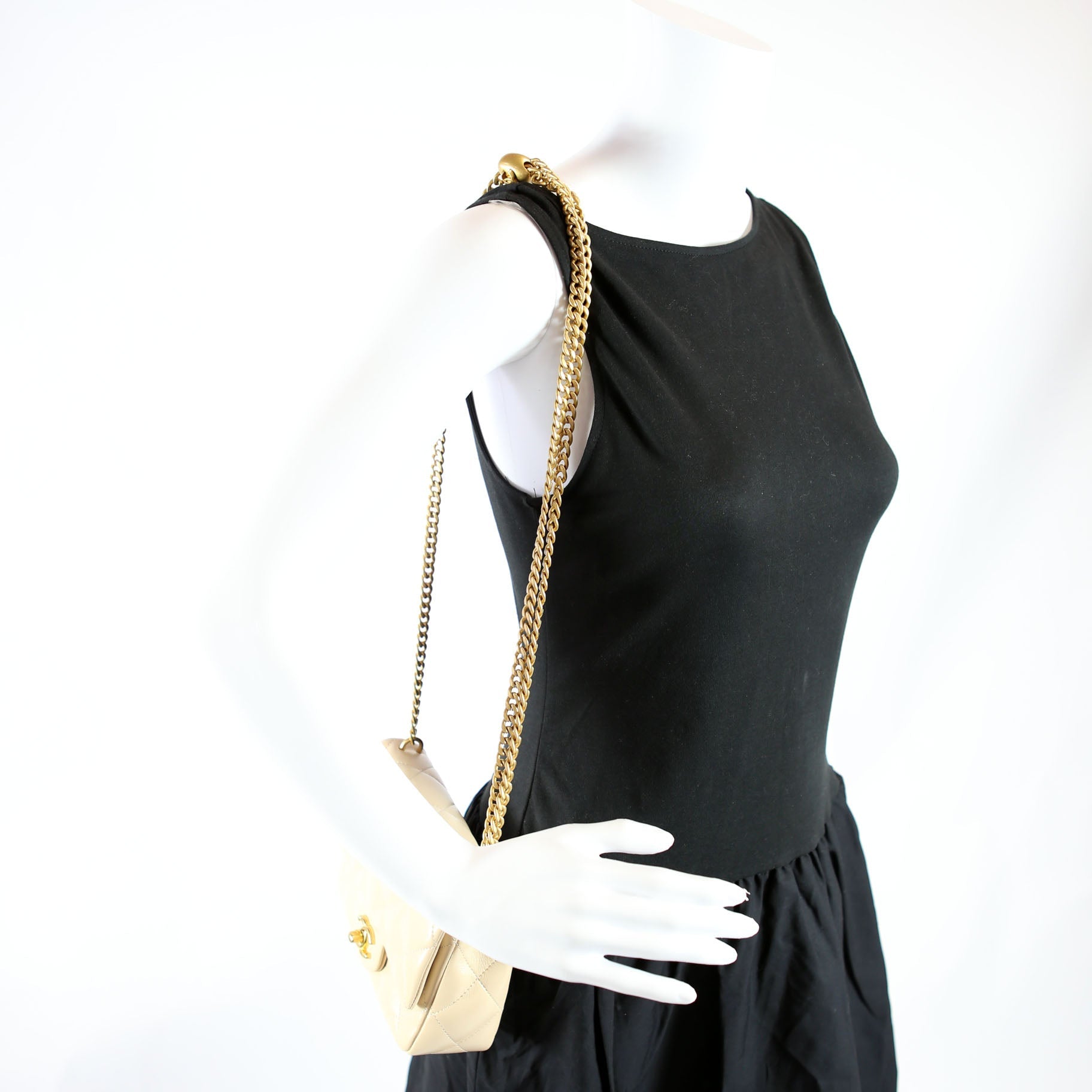 Classic Flap Mini Sweetheart Chain Caviar RFID Beige