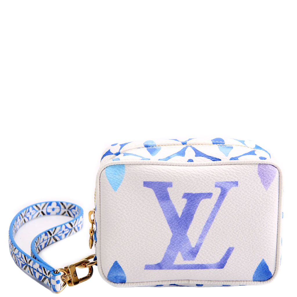 Wapity Case By The Pool 2.0 Giant Monogram