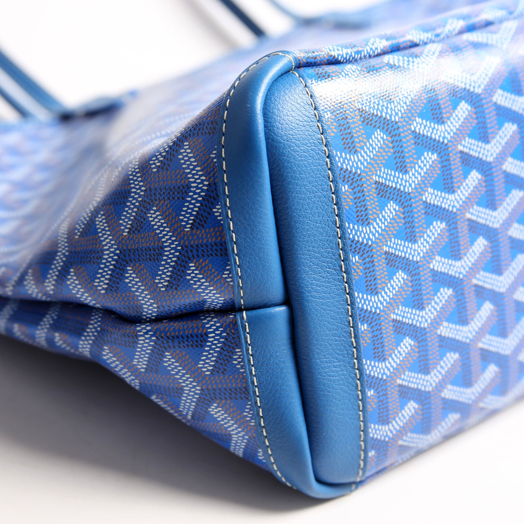 Artois PM Tote Tote Blue