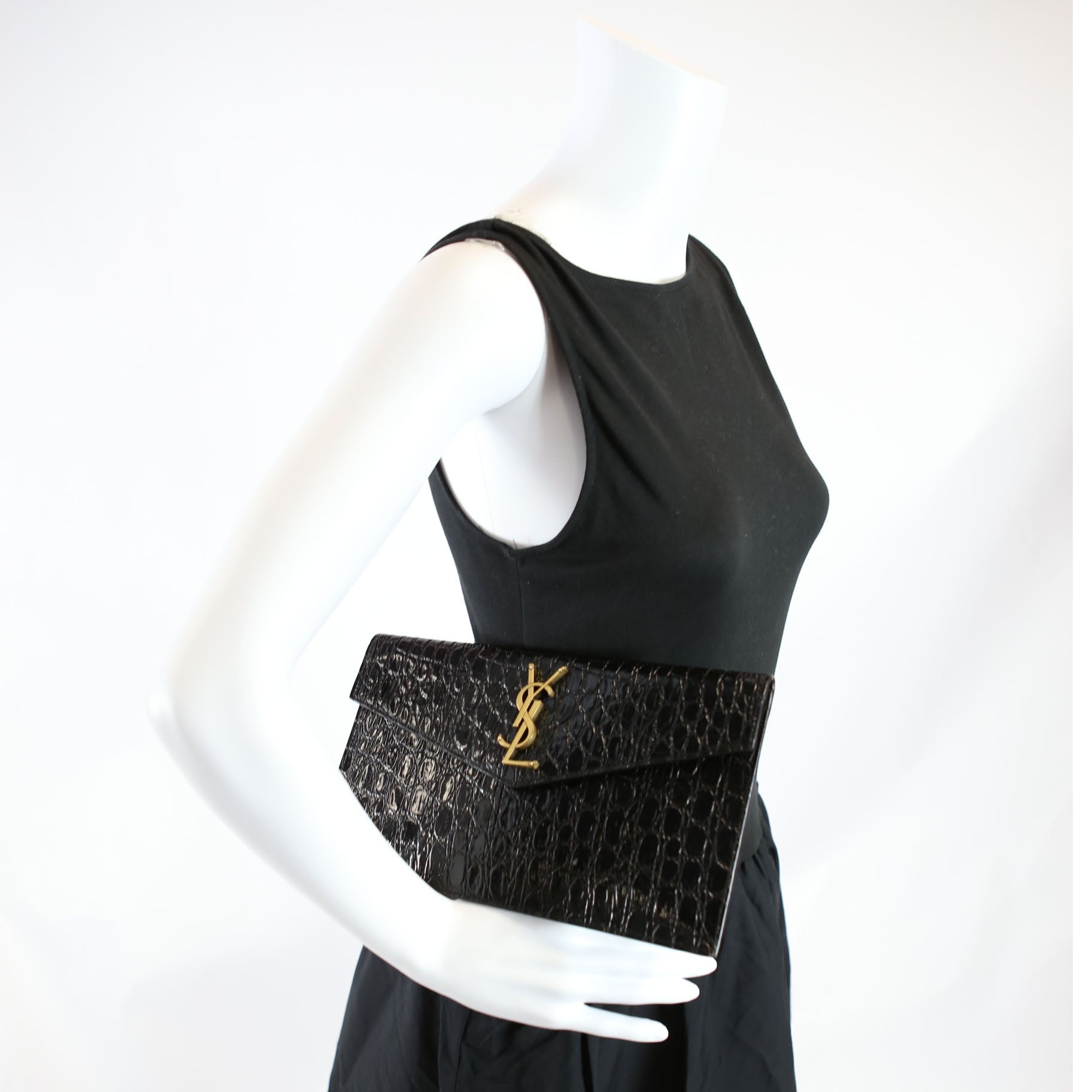 Uptown Pouch Crocodile Embossed 565739 Black