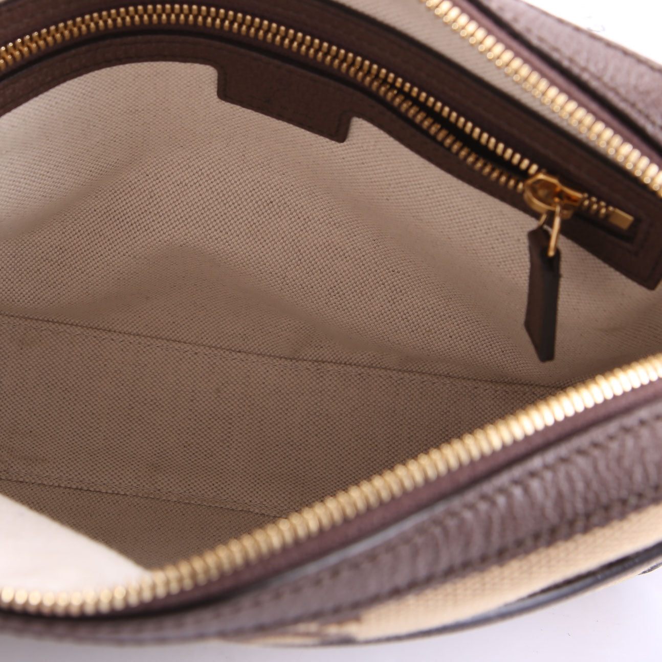 Gucci 675891 Jumbo GG Canvas Messenger