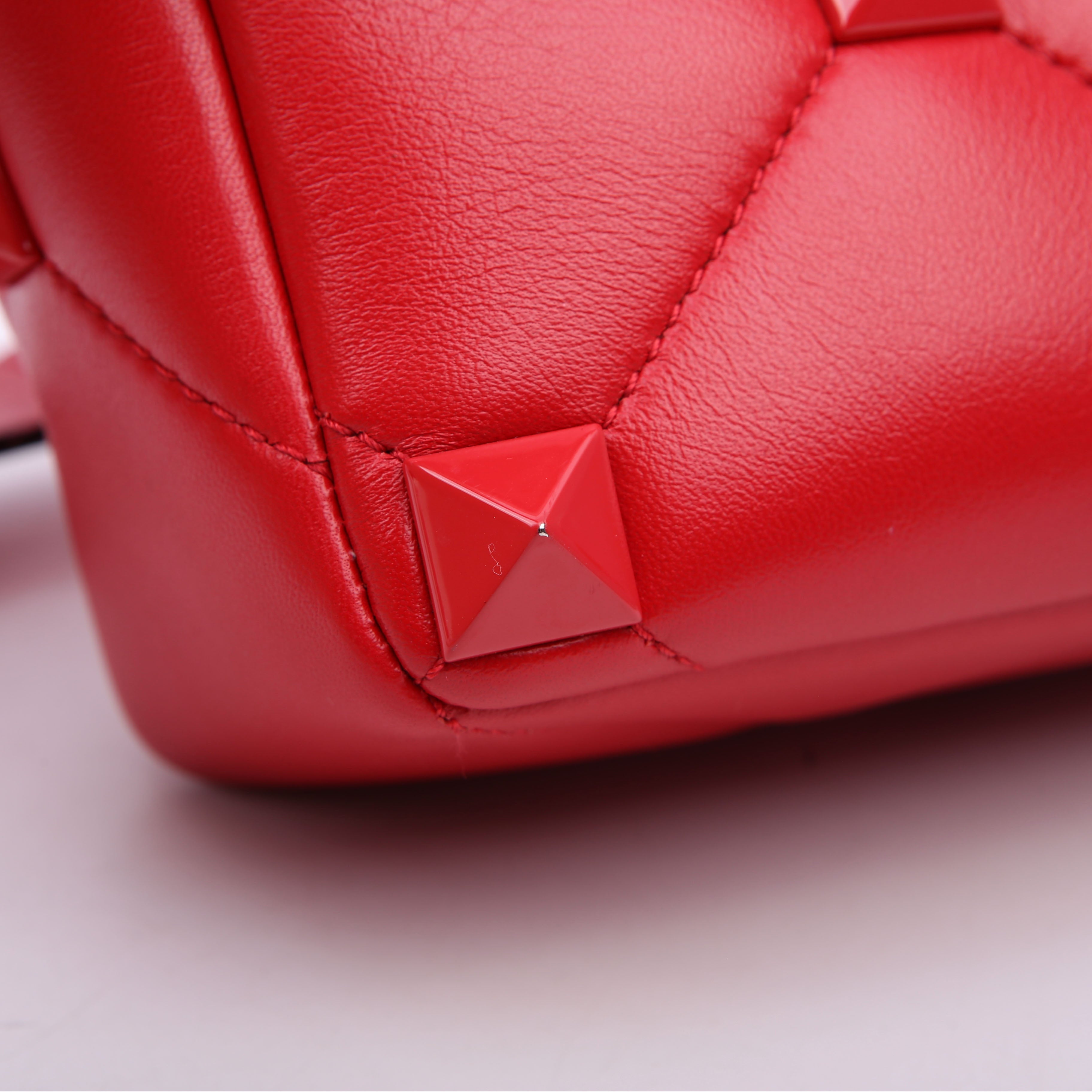 Roman Stud Monochrome Medium Red