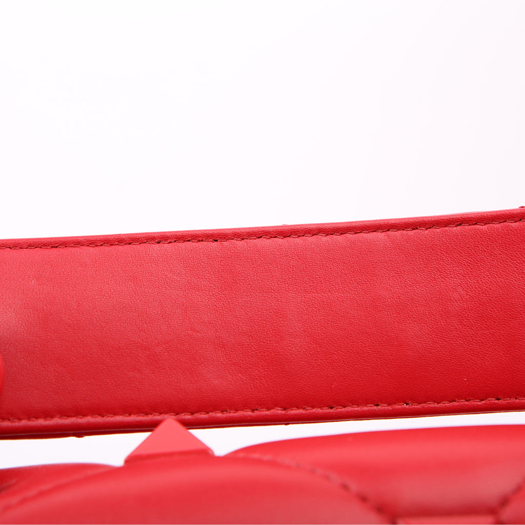 Roman Stud Monochrome Medium Red