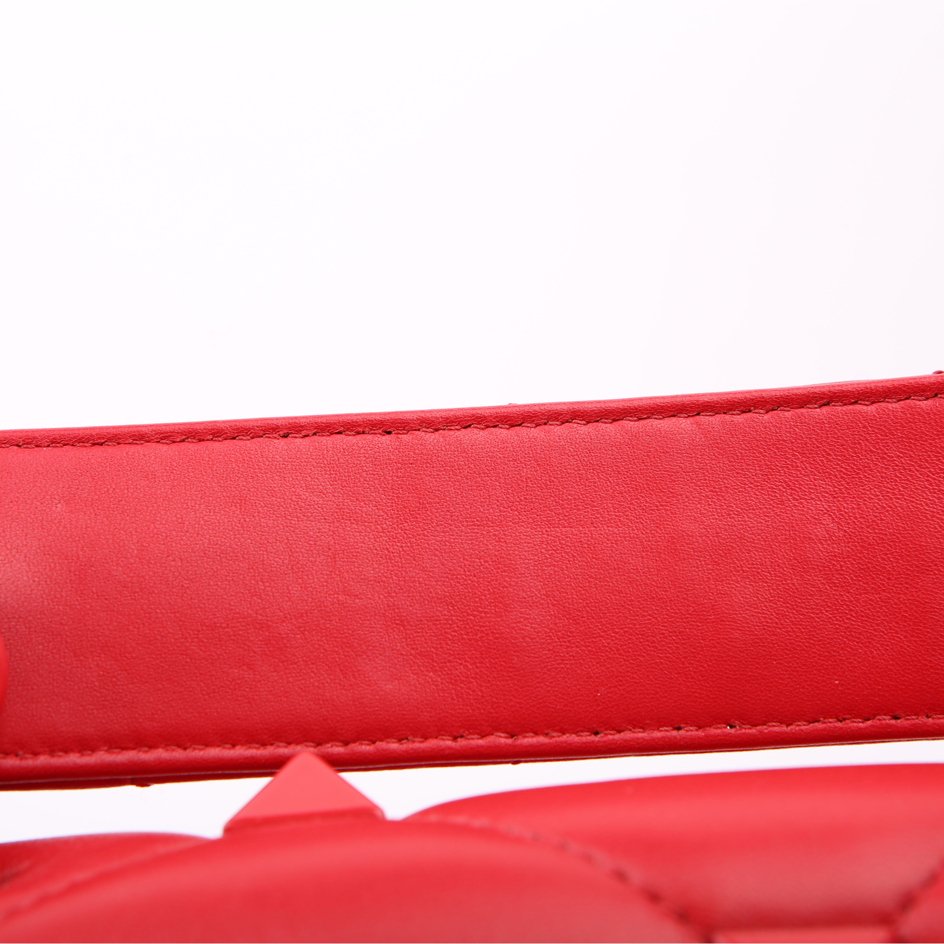 Roman Stud Monochrome Medium Red