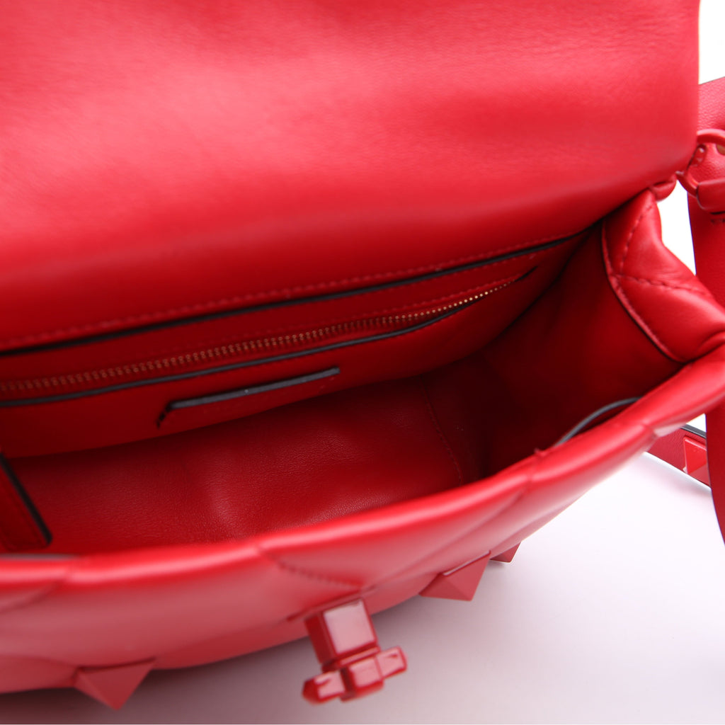Roman Stud Monochrome Medium Red