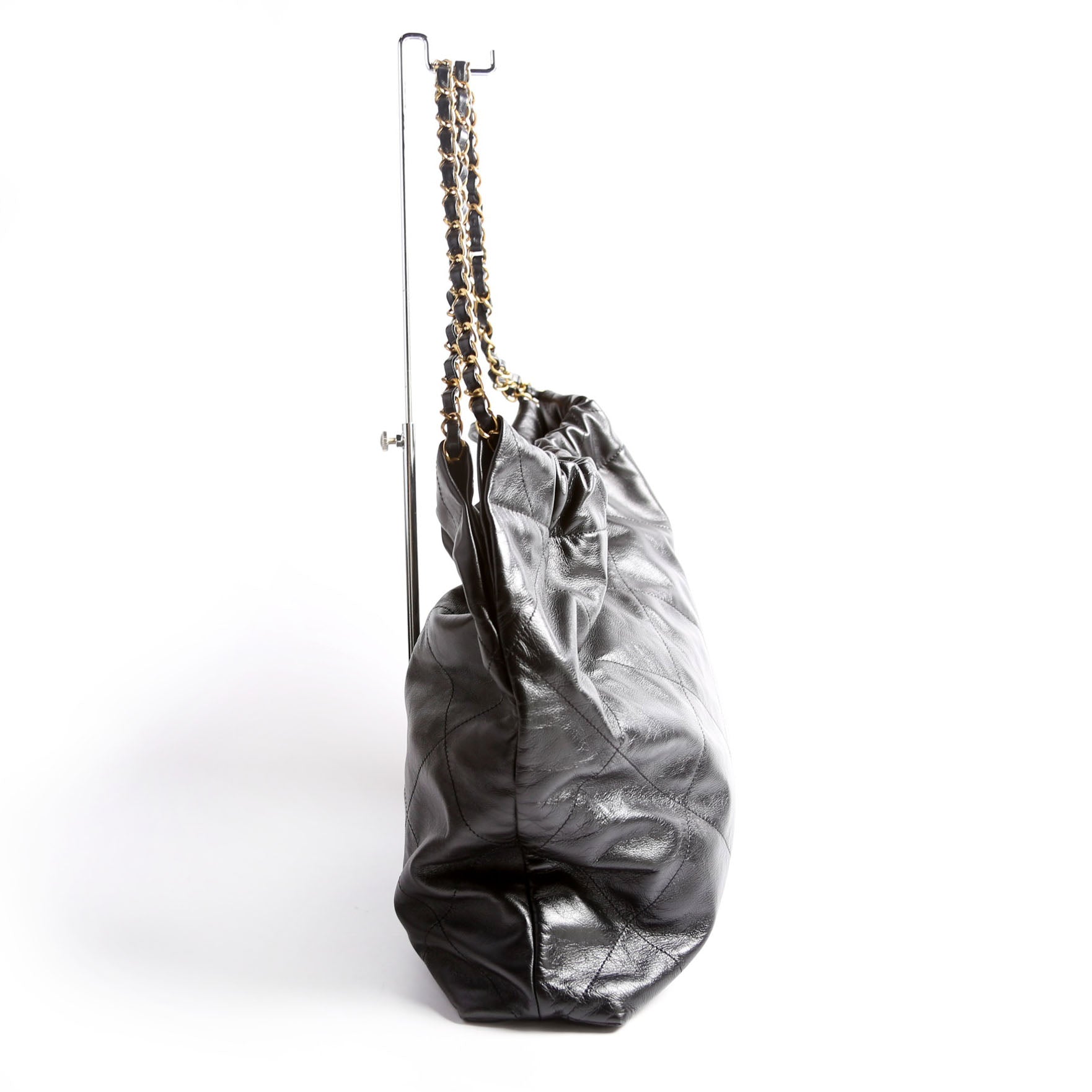 Chanel 22 Quilted Medium Hobo RFID Black