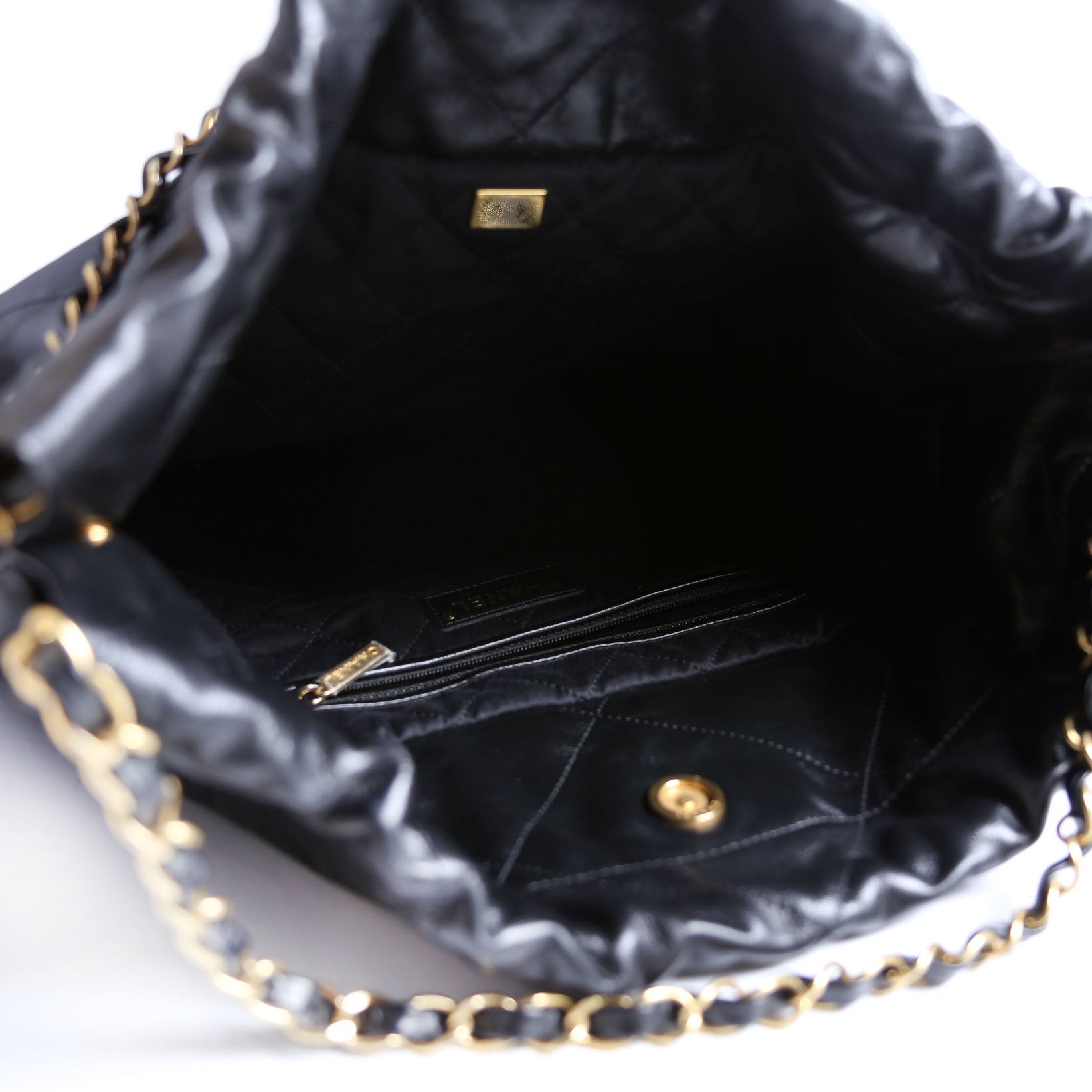 Chanel 22 Quilted Medium Hobo RFID Black