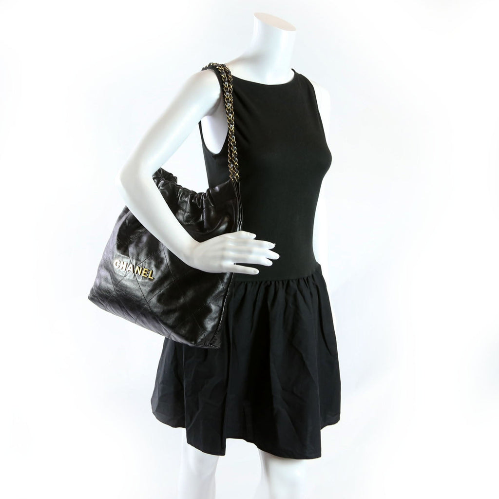 Chanel 22 Quilted Medium Hobo RFID Black