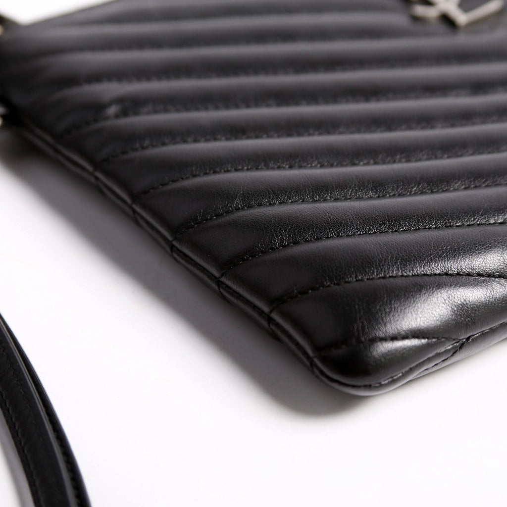 379039 A5 Matelasse Pouch Black