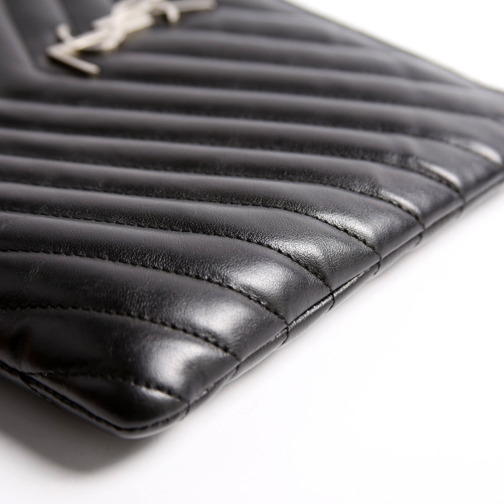 379039 A5 Matelasse Pouch Black