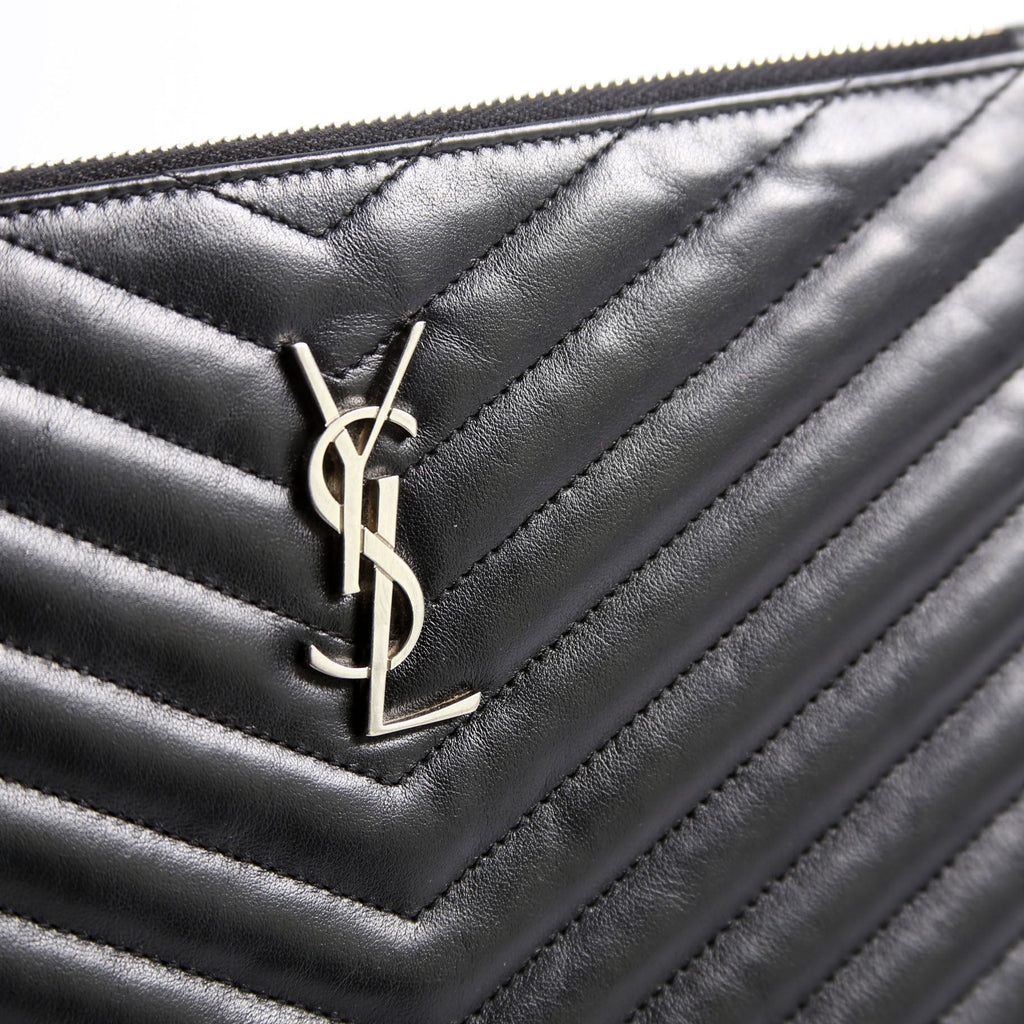 379039 A5 Matelasse Pouch Black