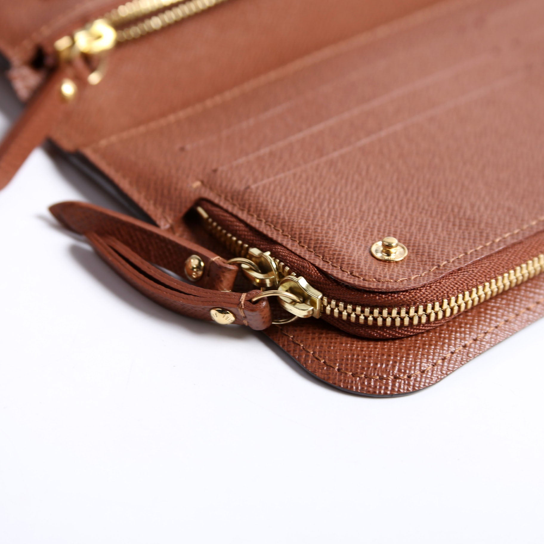 Insolite Wallet Monogram