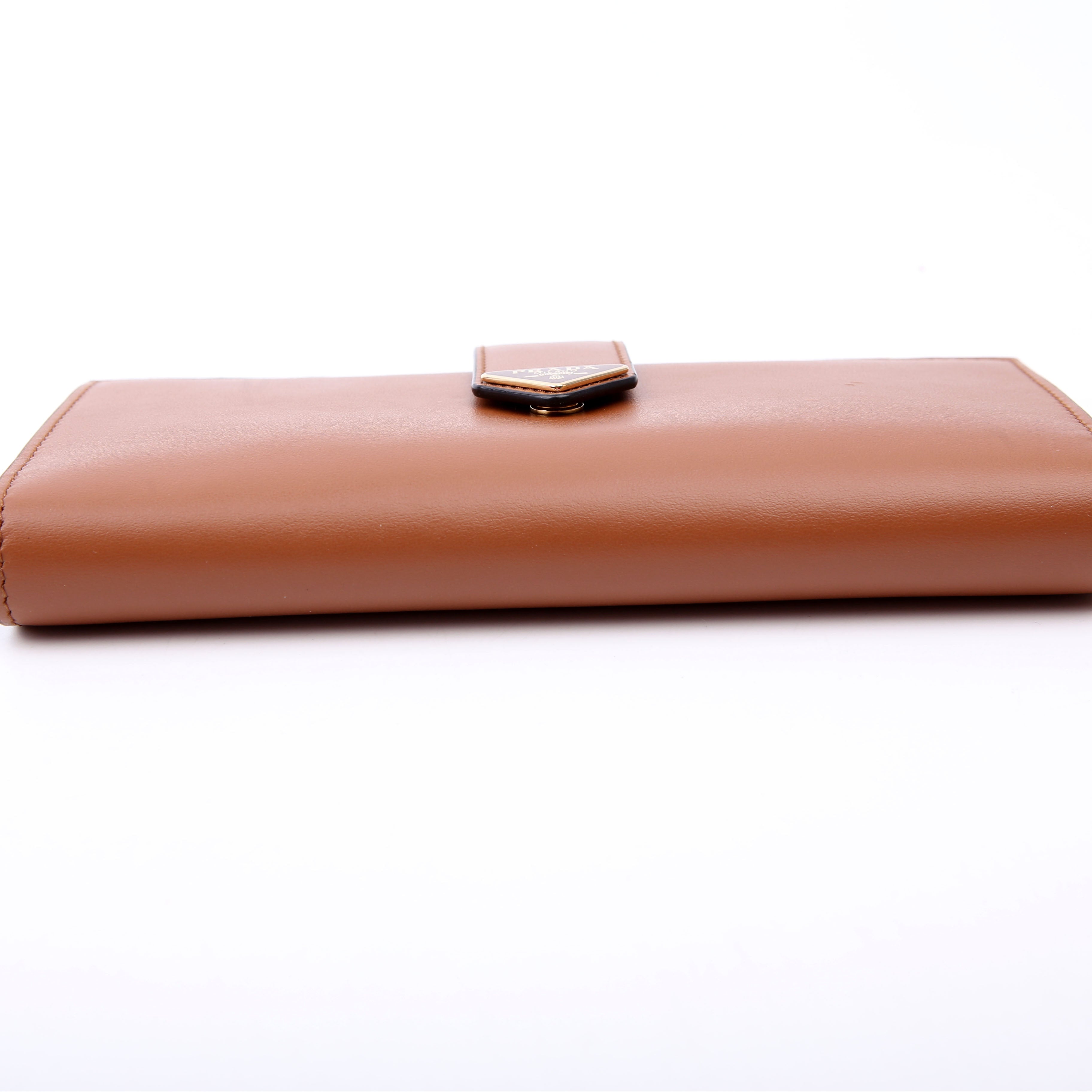 Triangle Logo Large Wallet Brown