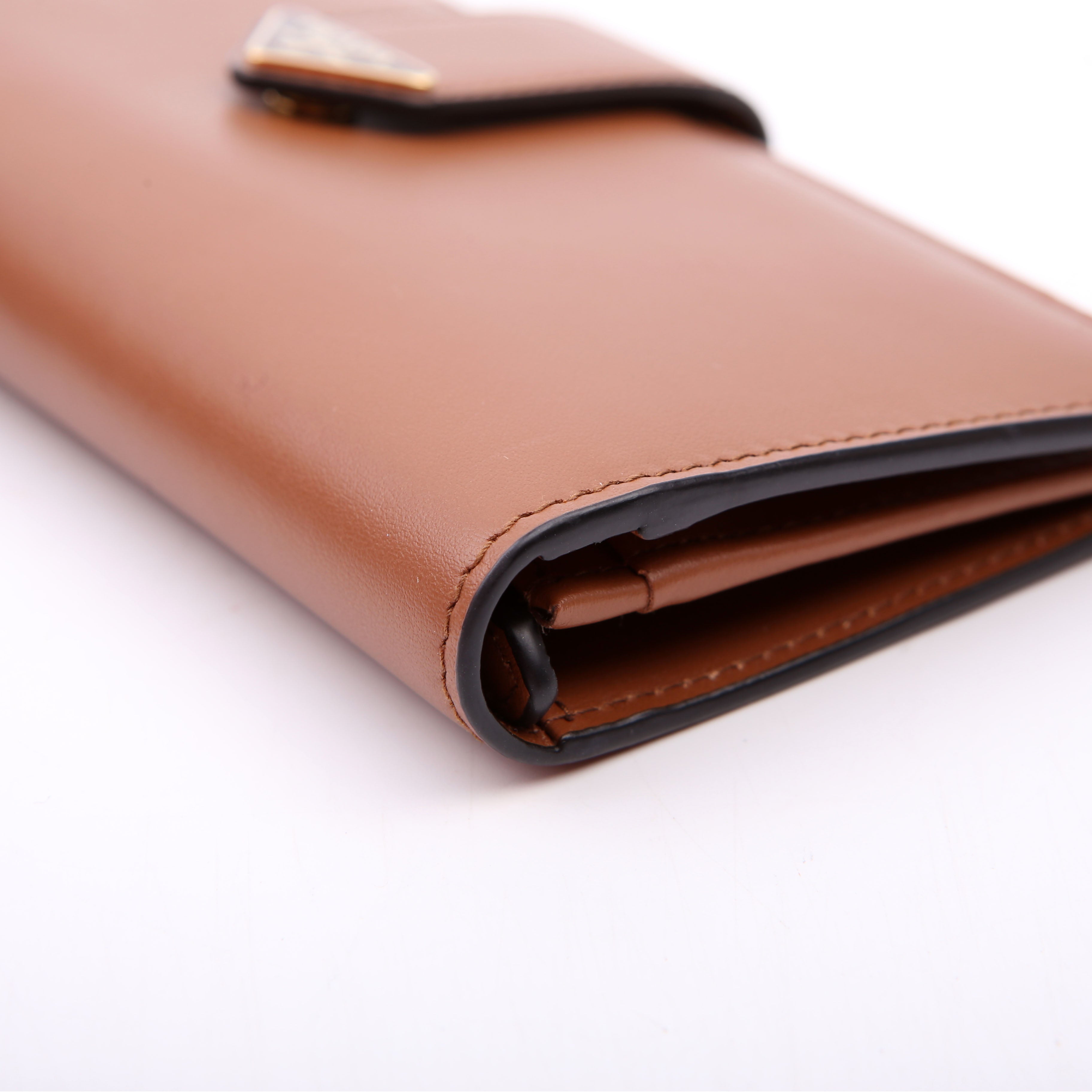 Triangle Logo Large Wallet Brown