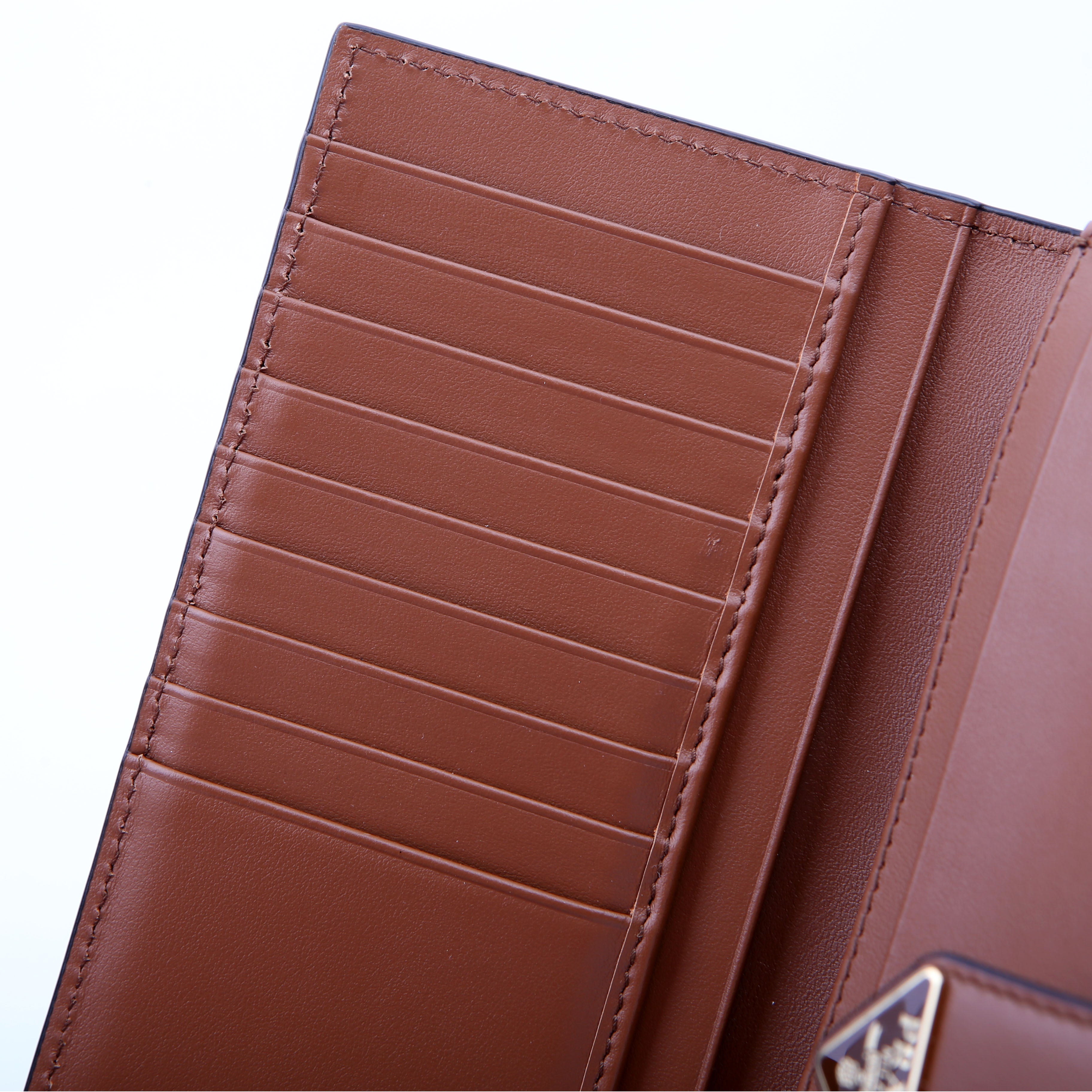Triangle Logo Large Wallet Brown