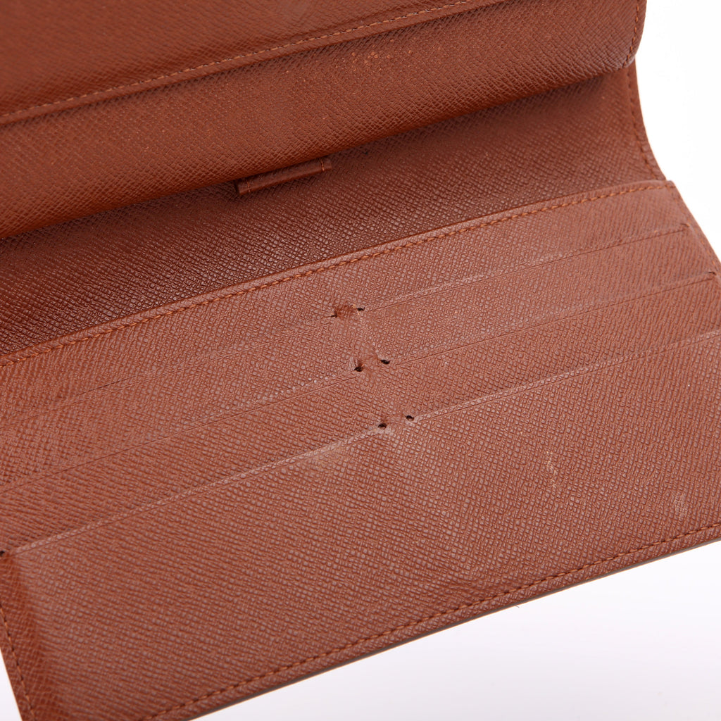 International Wallet Monogram
