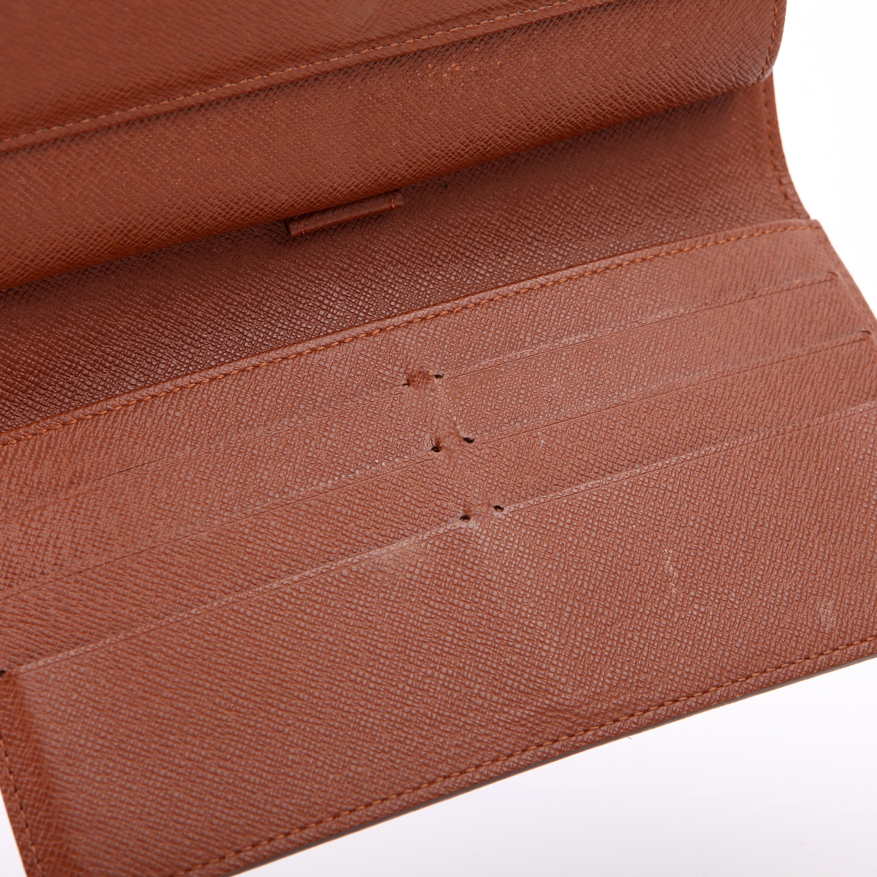 International Wallet Monogram