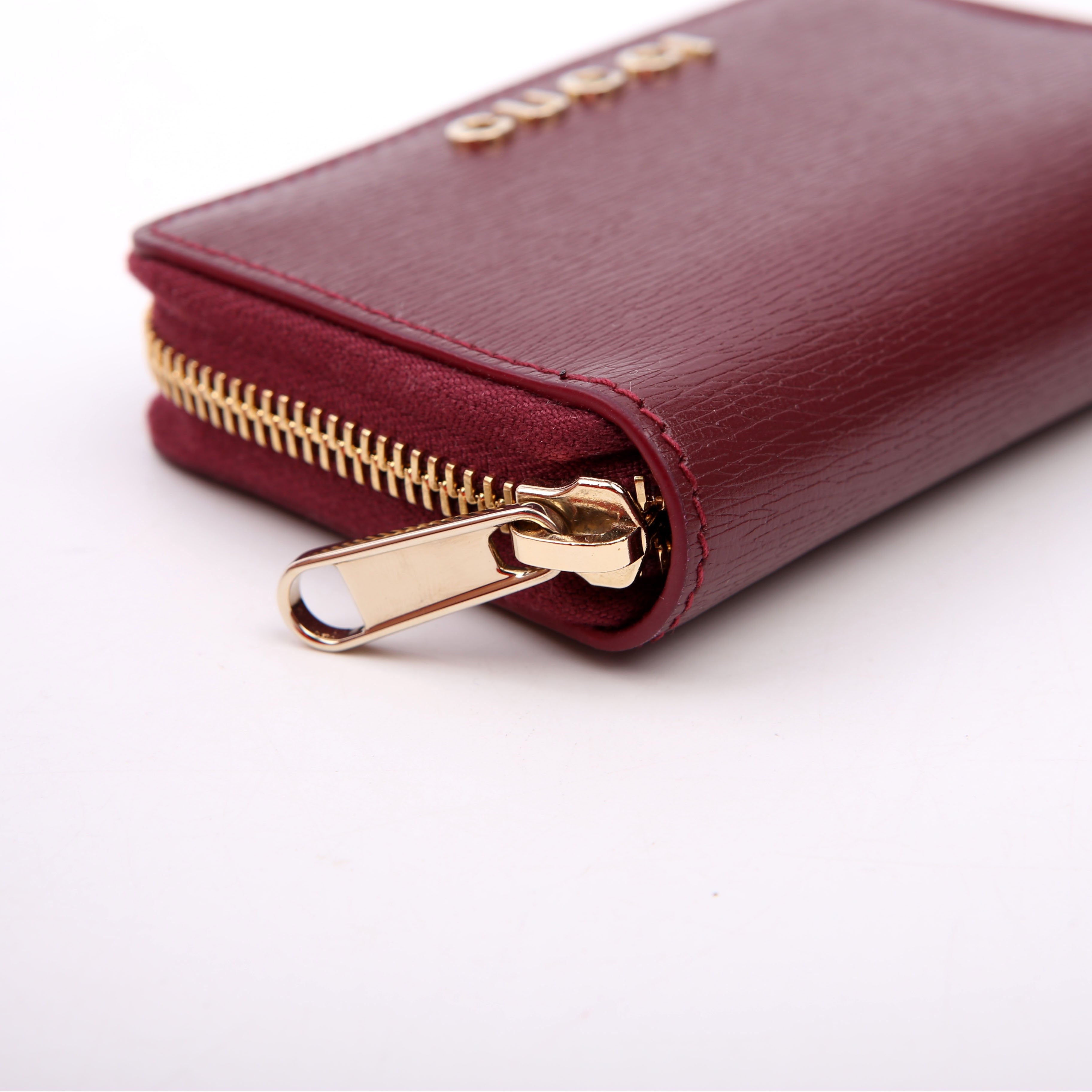813219 Script Logo Card Holder Burgundy
