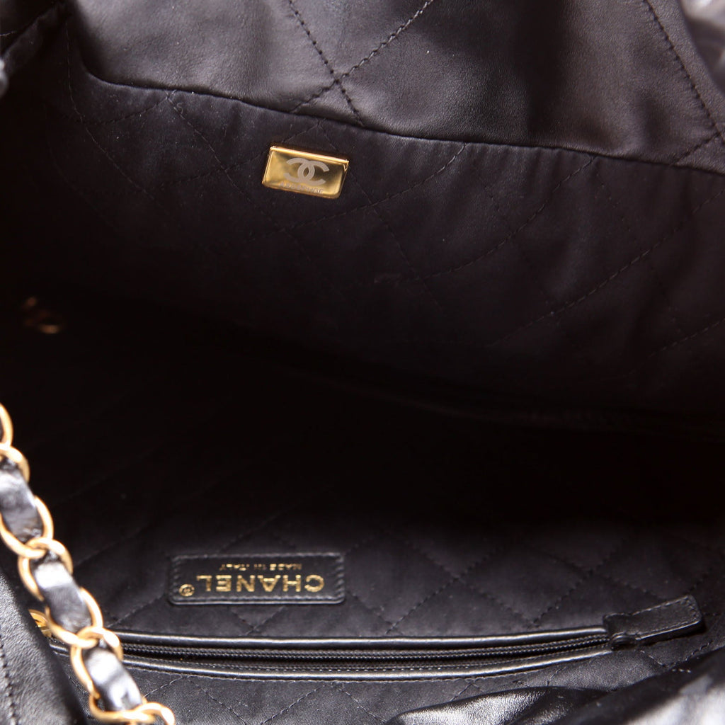 Chanel 22 Quilted Medium Hobo (RFID) Black/Gold
