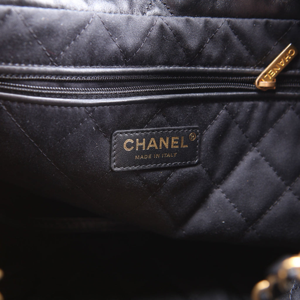 Chanel 22 Quilted Medium Hobo (RFID) Black/Gold