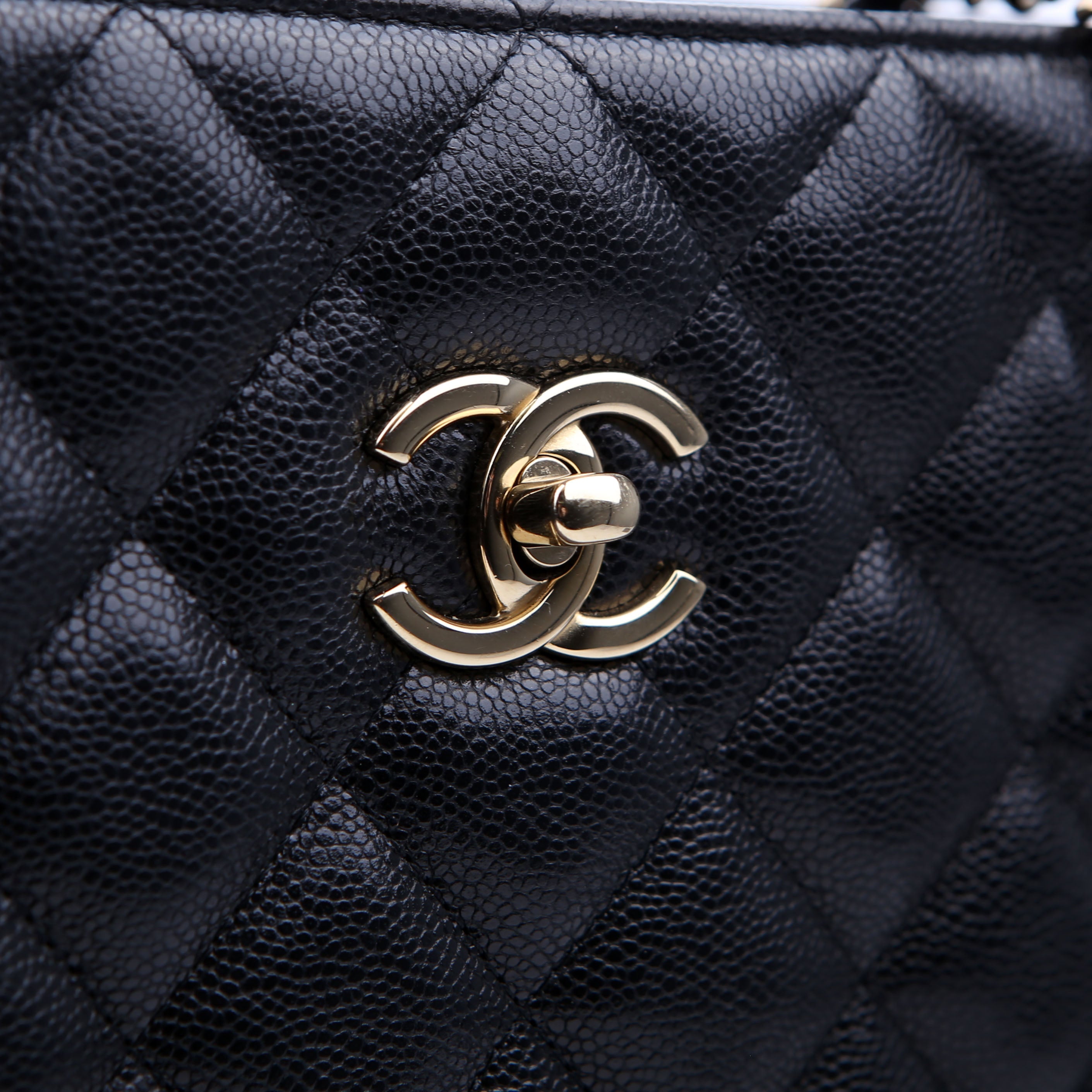 Classic CC Shopping Tote Caviar RFID Black