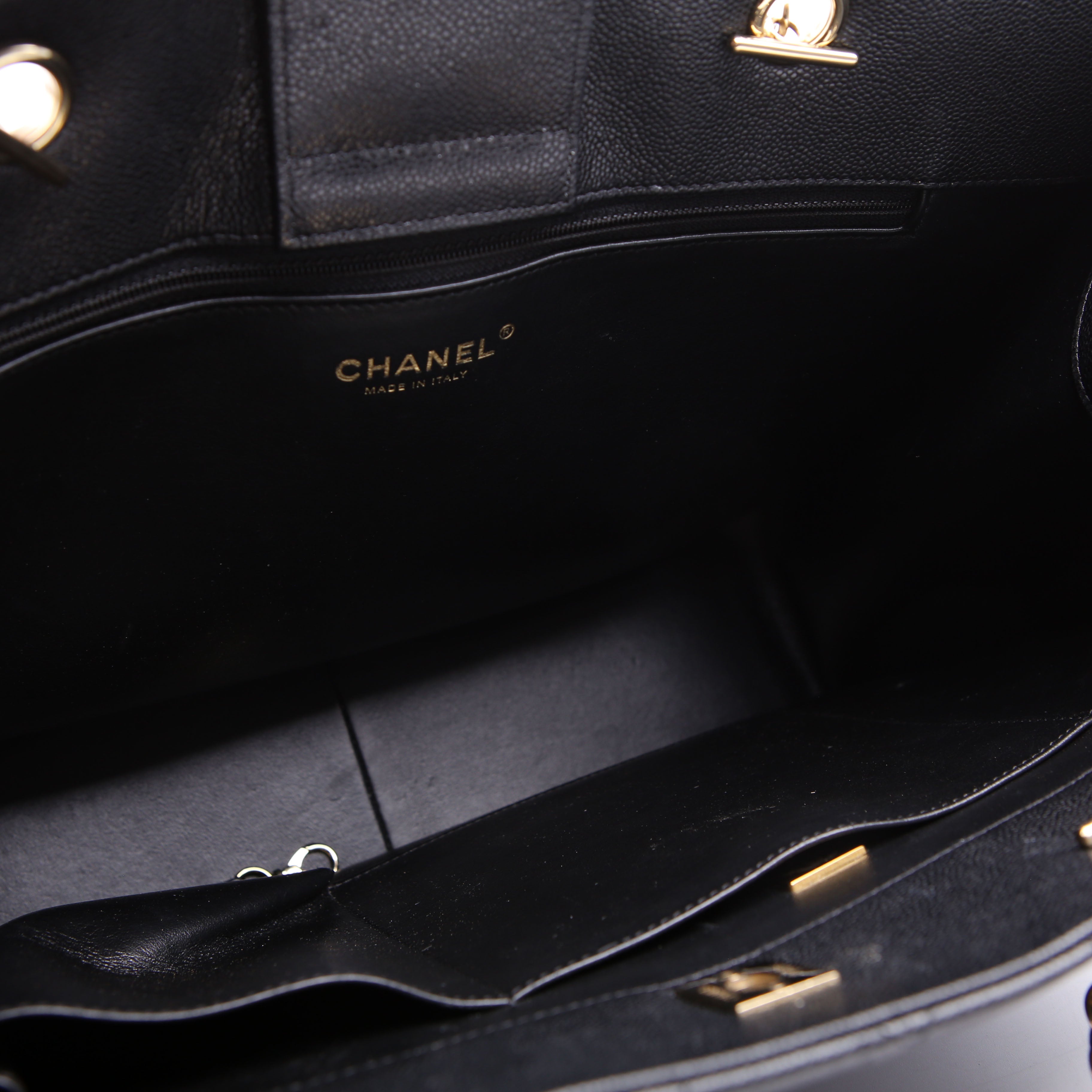 Classic CC Shopping Tote Caviar RFID Black
