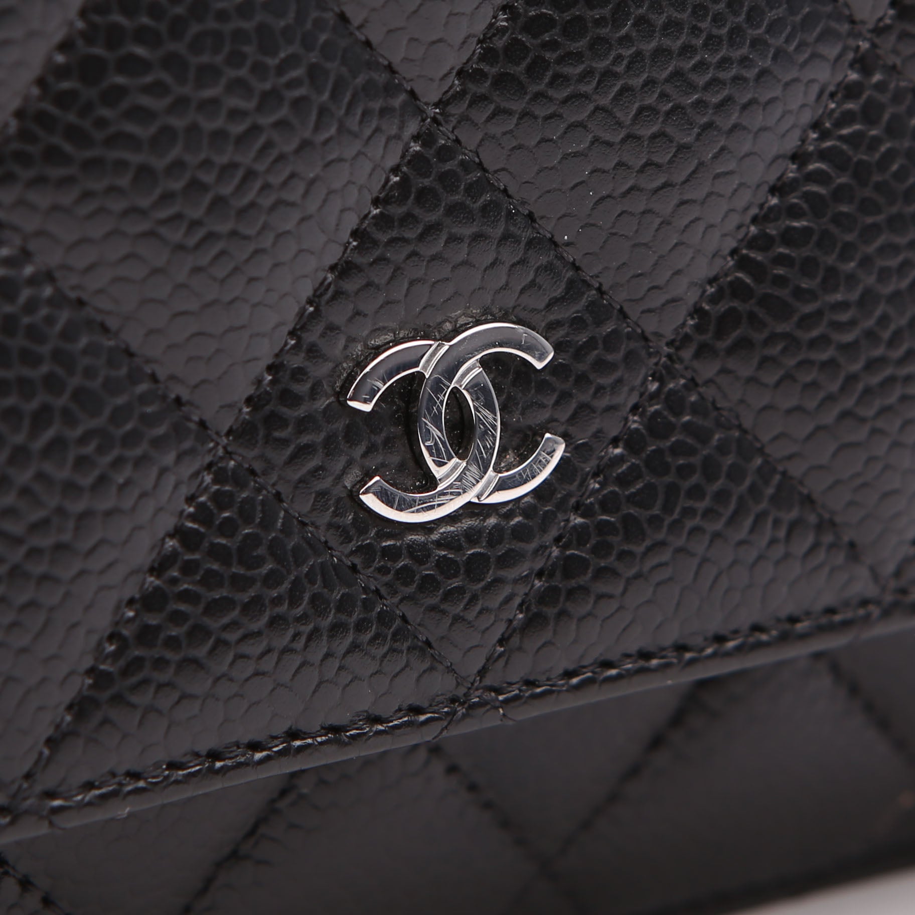 WOC Classic Quilted Caviar RFID Black