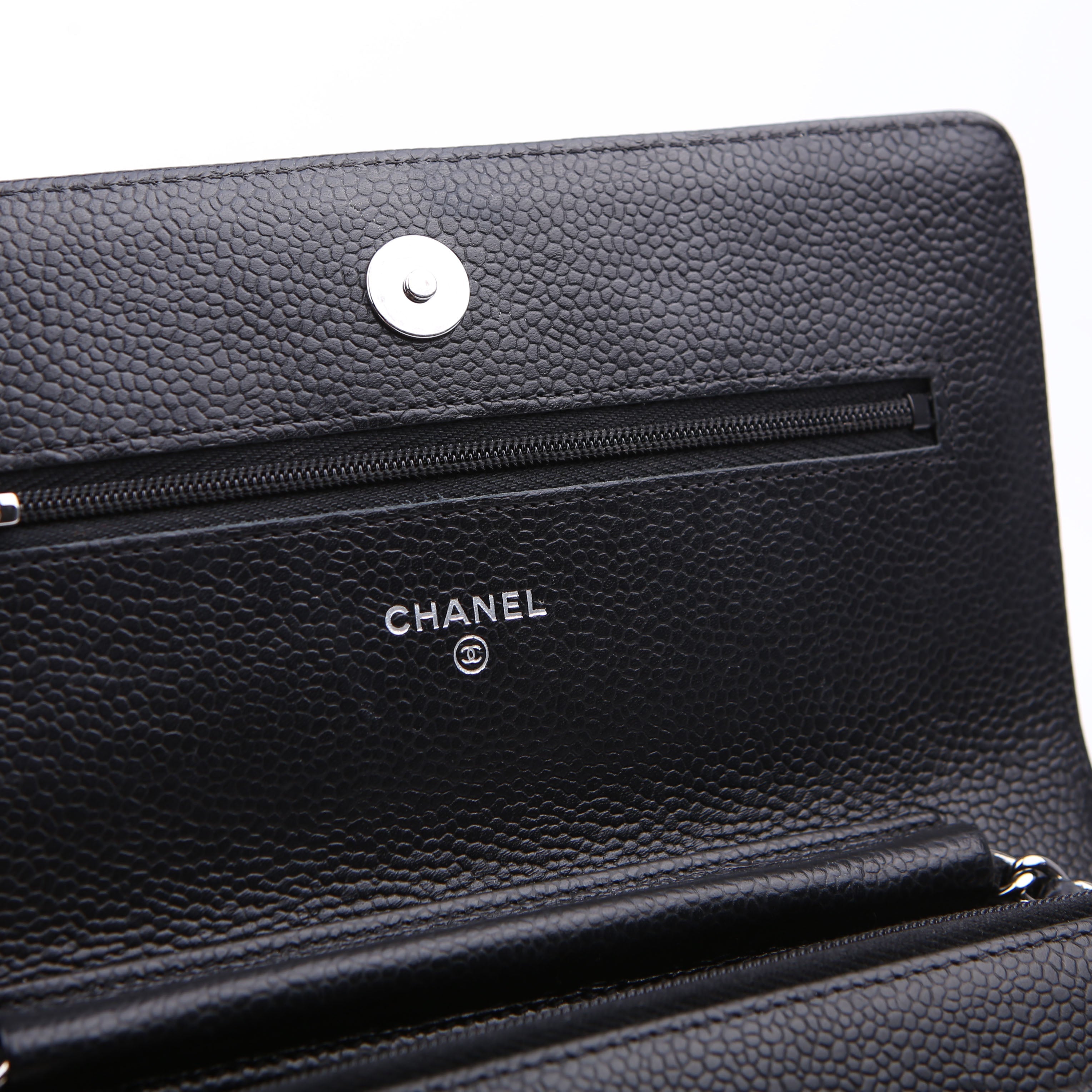 WOC Classic Quilted Caviar RFID Black