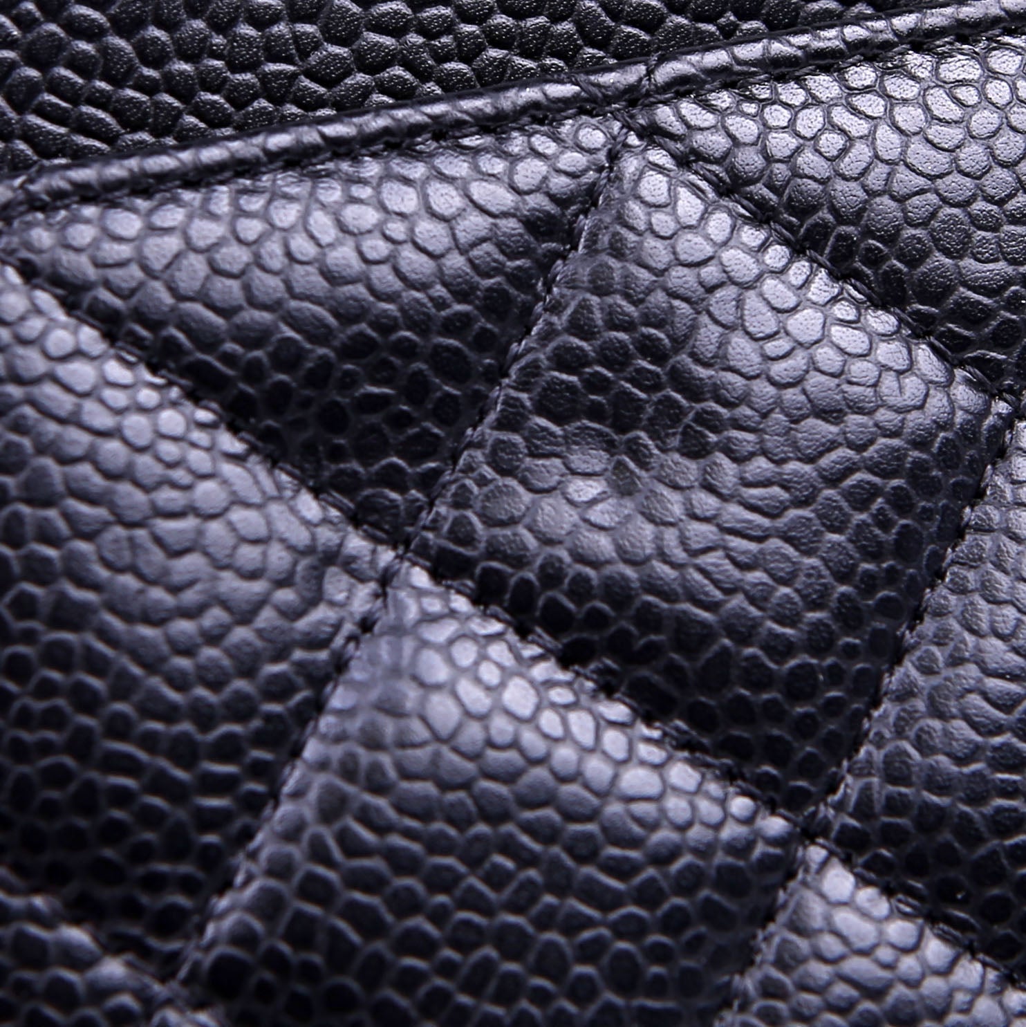 WOC Classic Quilted Caviar RFID Black