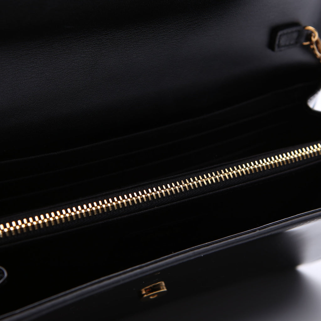 Medusa Clutch with Chain Patent Black