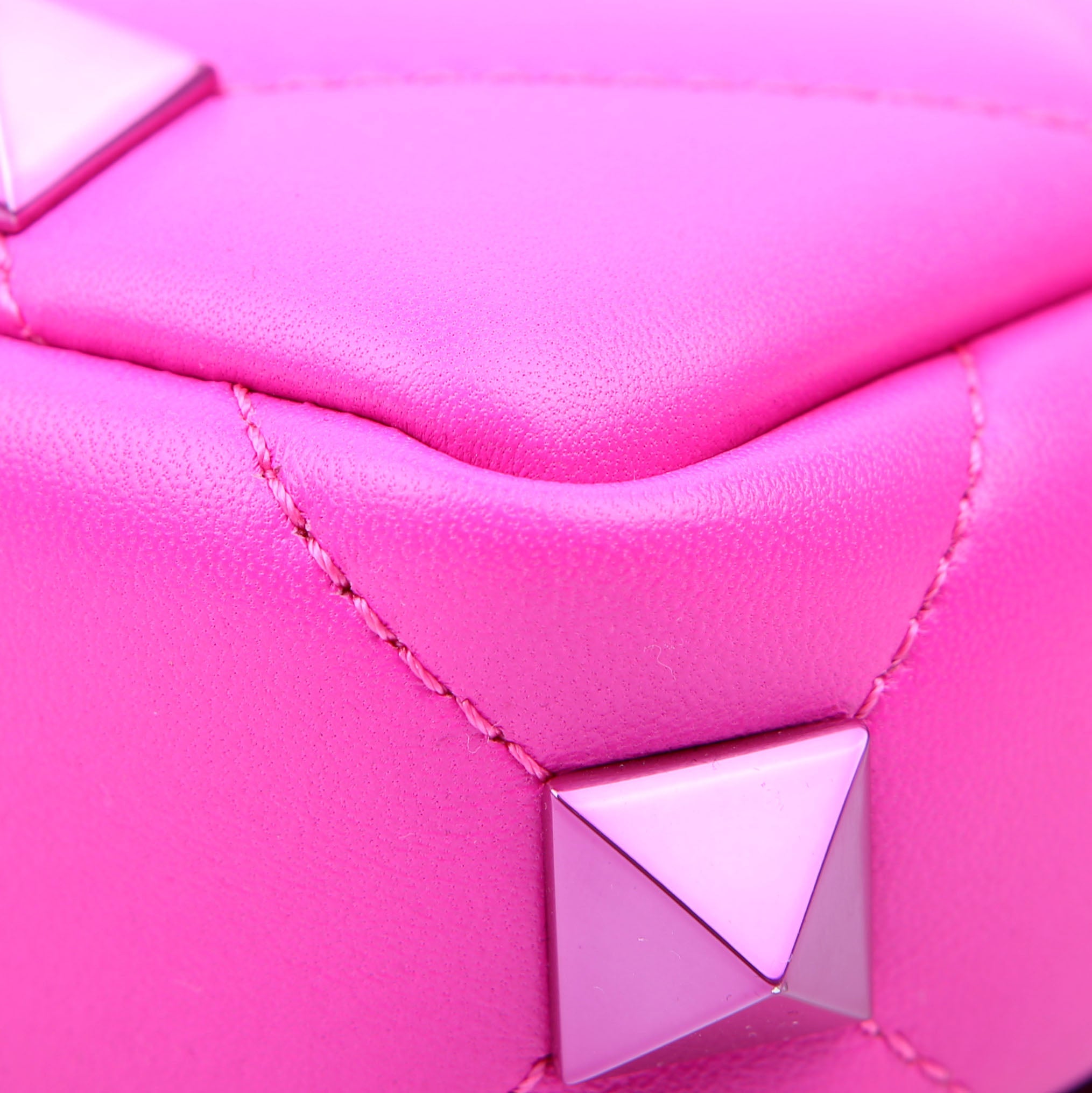 Roman Stud Monochrome Small Pink
