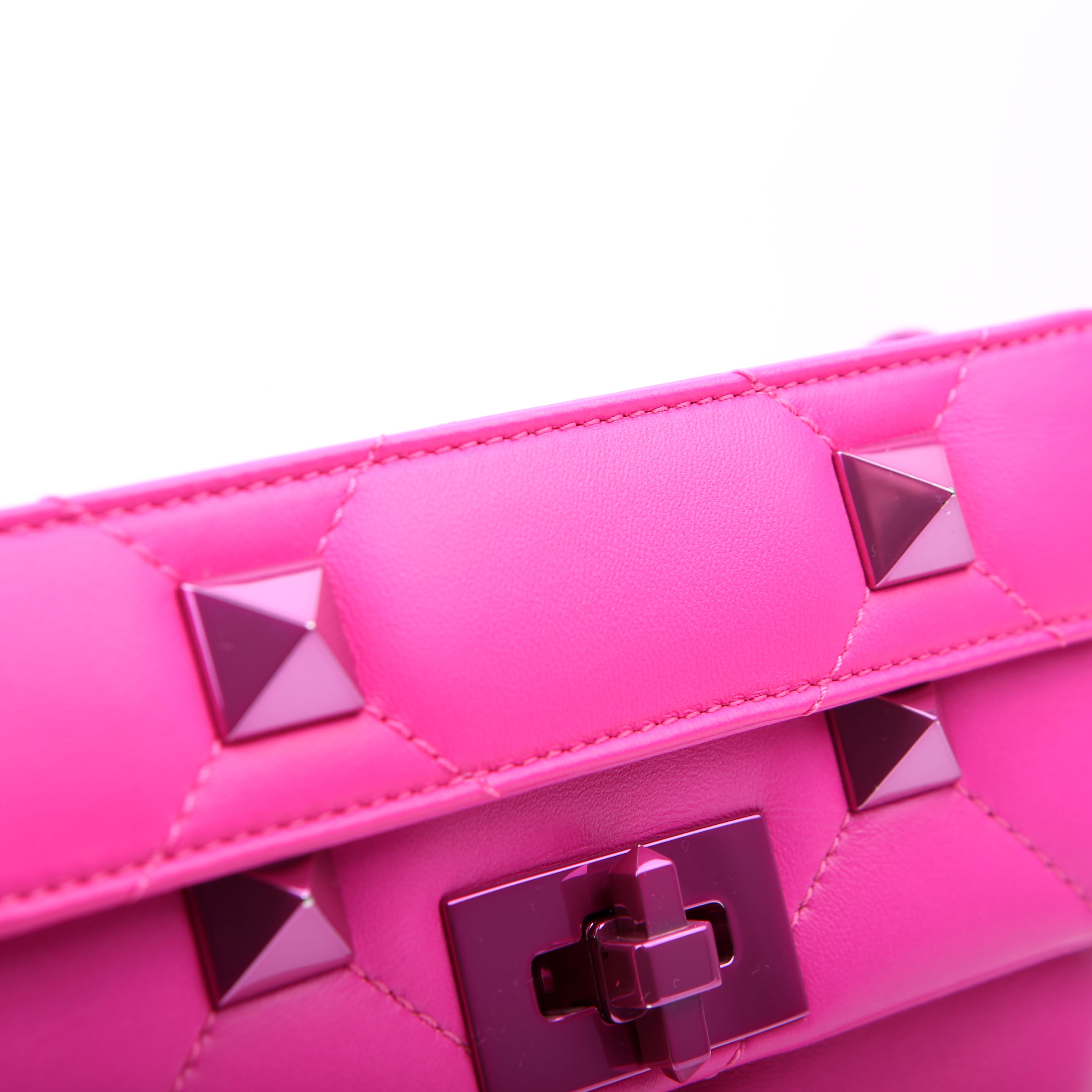 Roman Stud Monochrome Small Pink