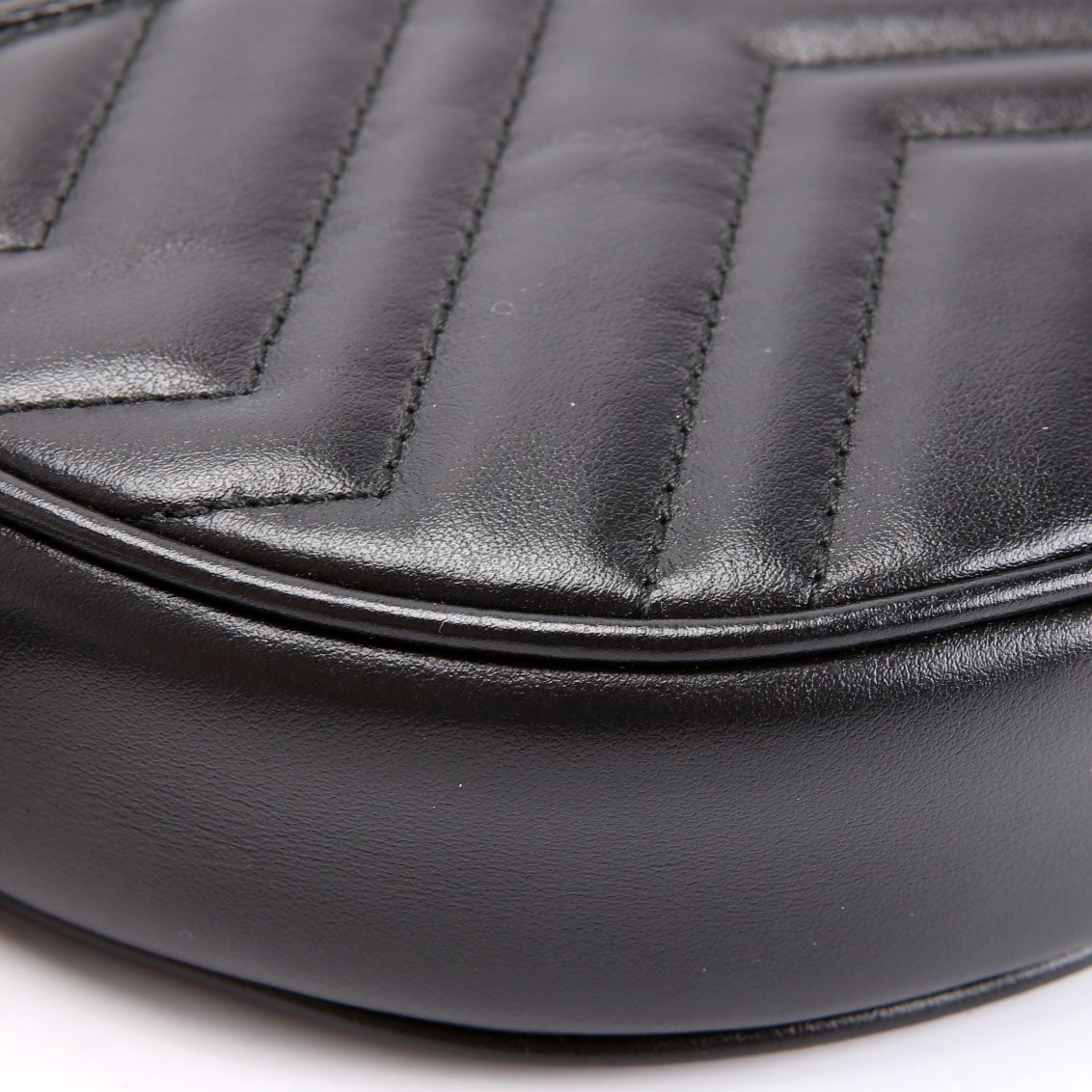 Gucci 575164 GG Marmont Round Wrist Wallet Black