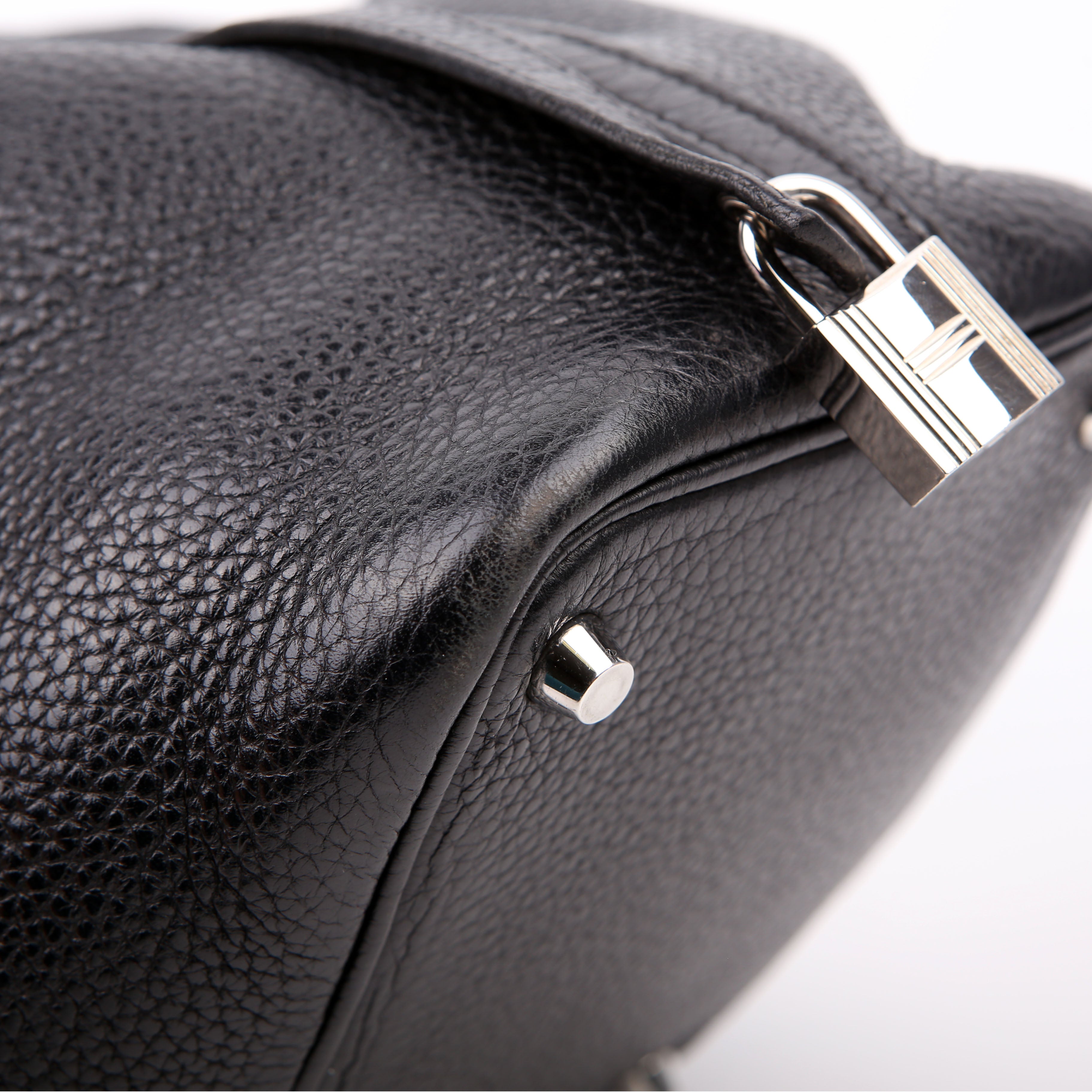 Picotin Lock PM Taurillon Clemence Black